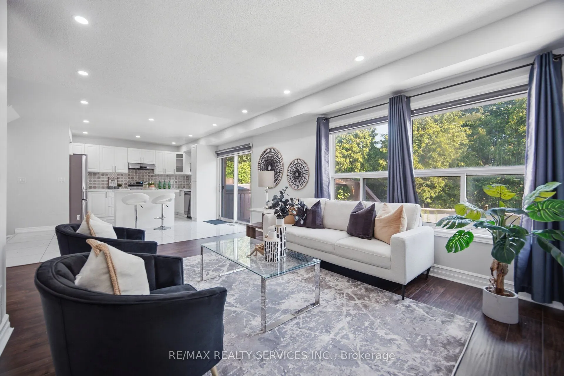 4 Sunnybrook Crescent