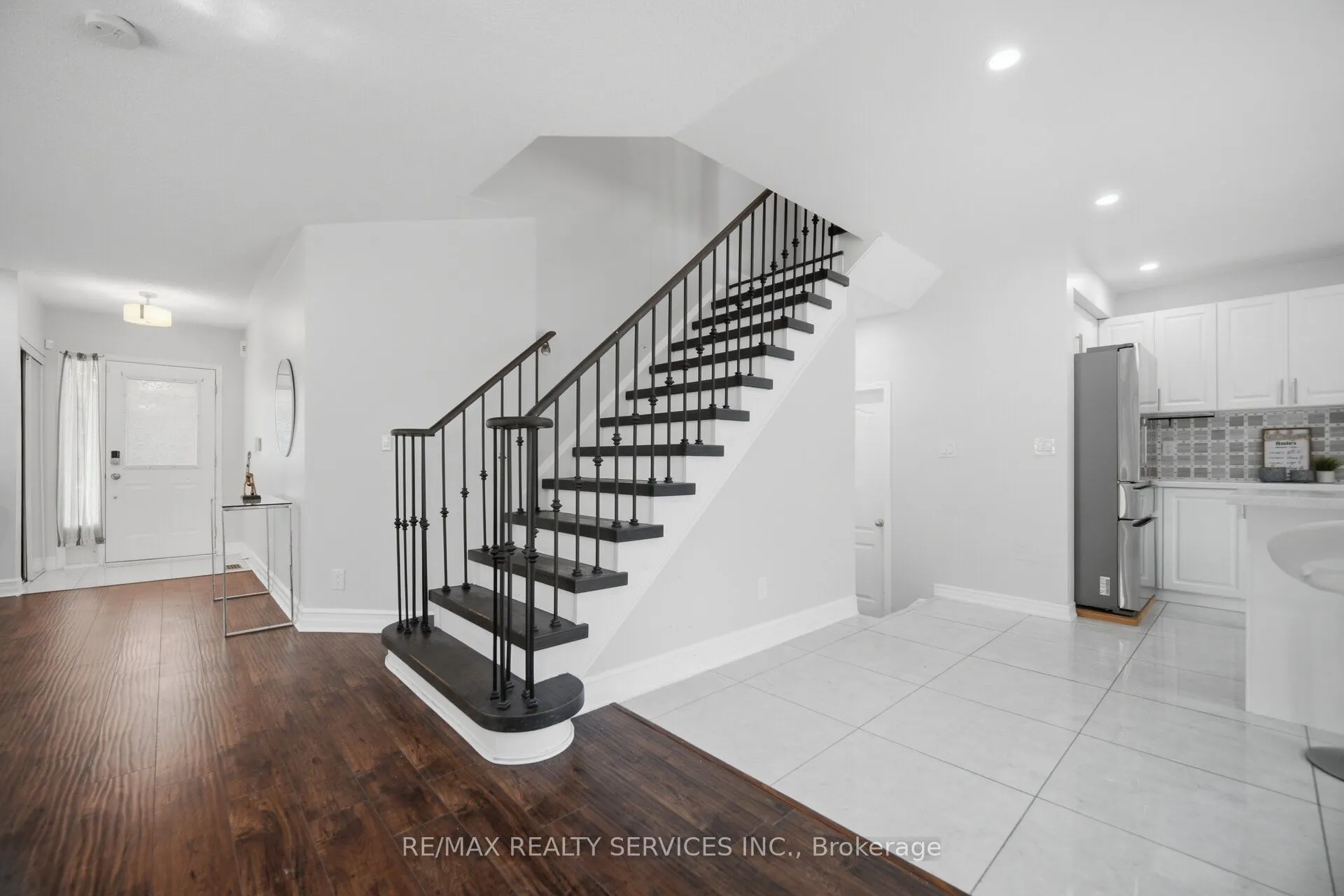 4 Sunnybrook Crescent