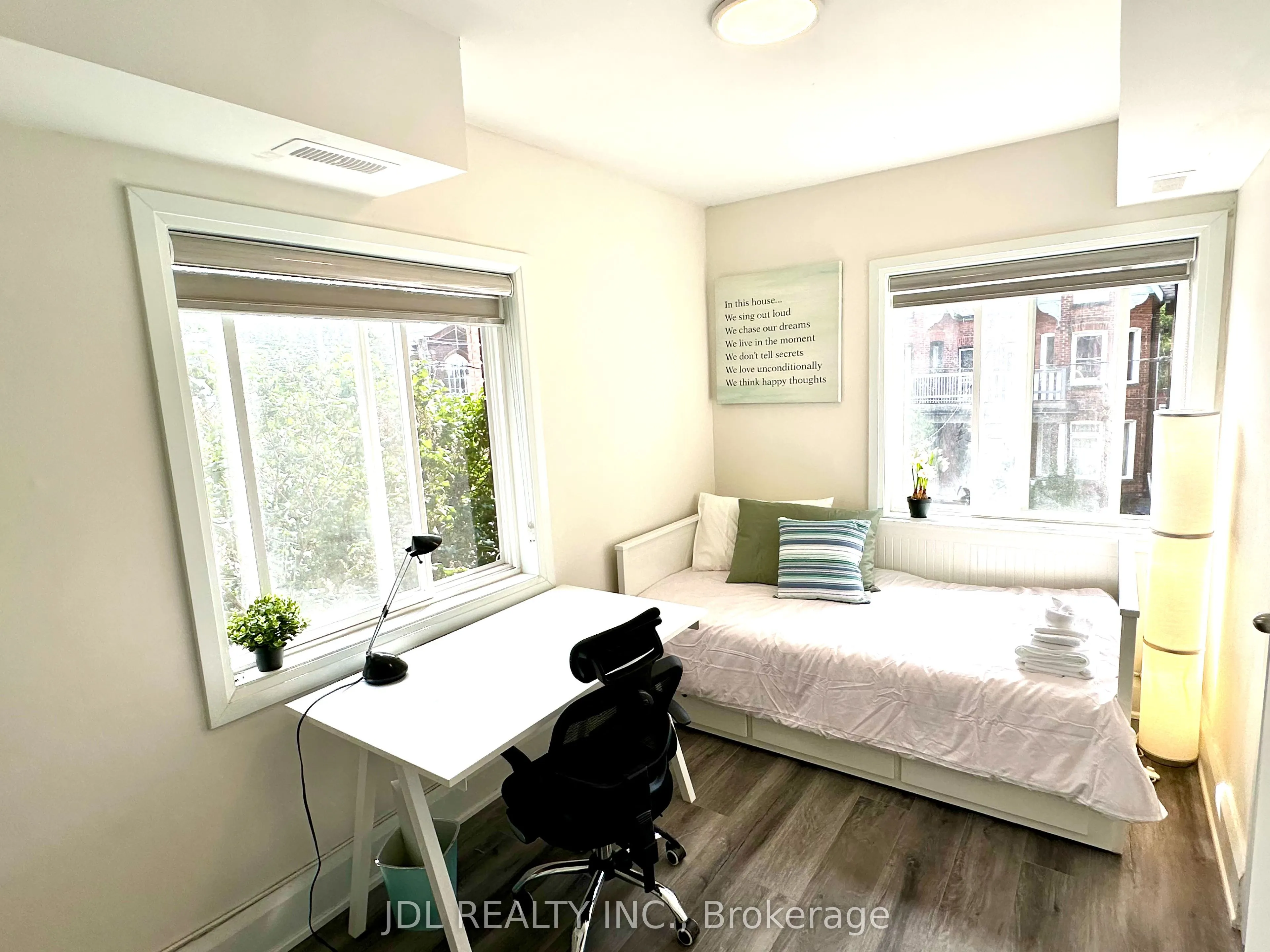 5 Sorauren Avenue #5