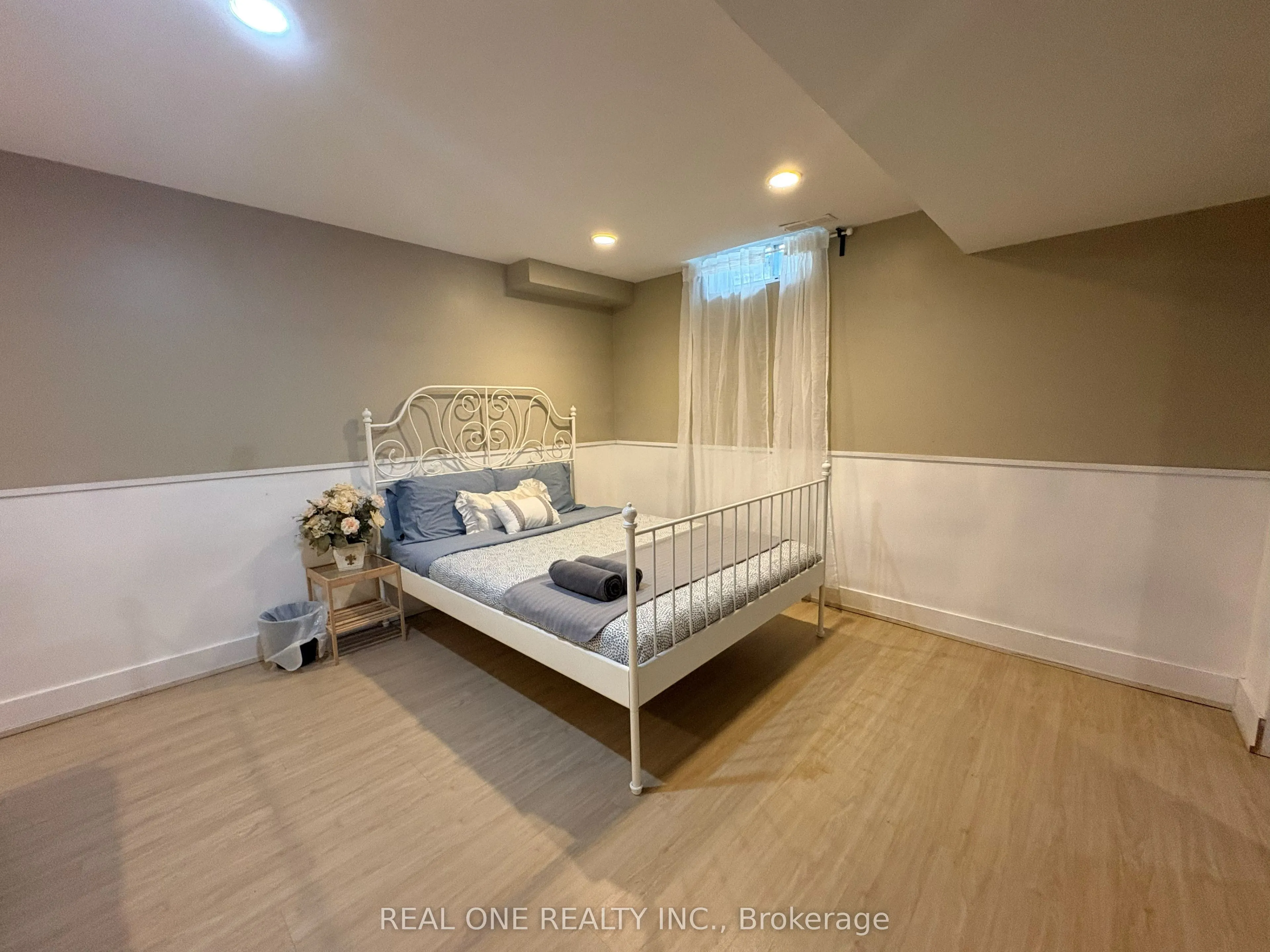 3245 Cambourne Crescent