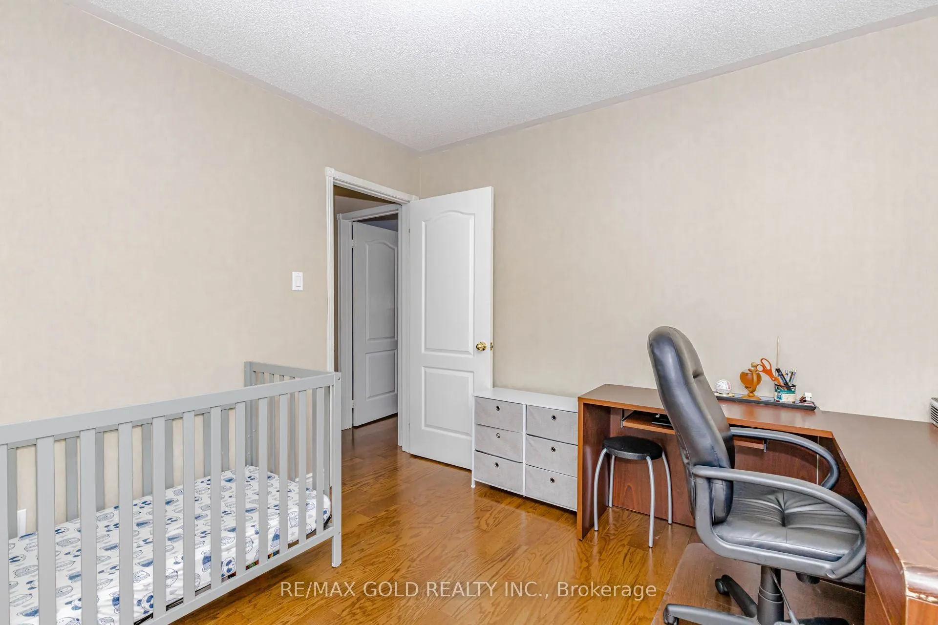 93 Lauchlin Crescent