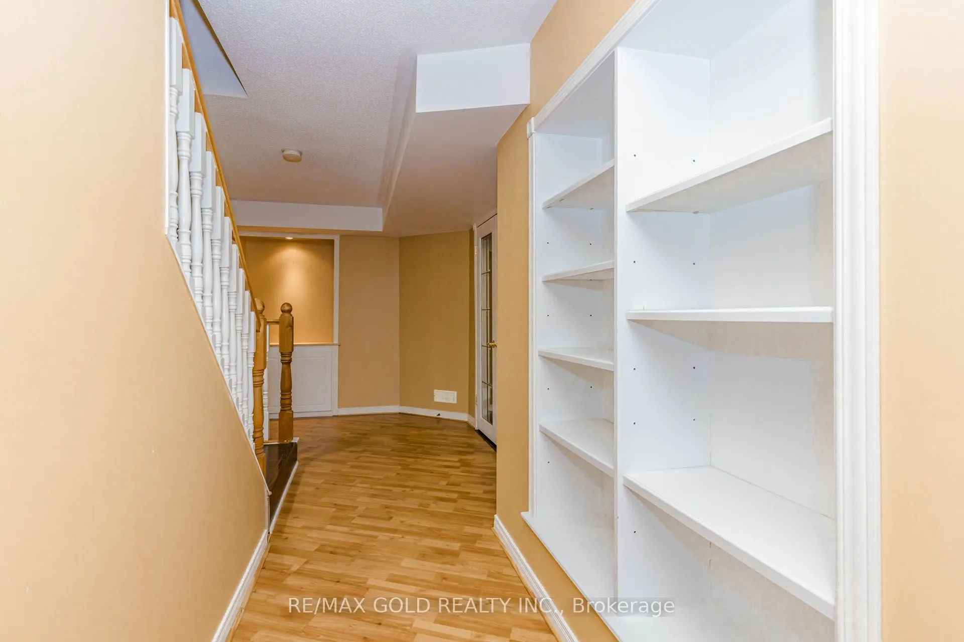 93 Lauchlin Crescent