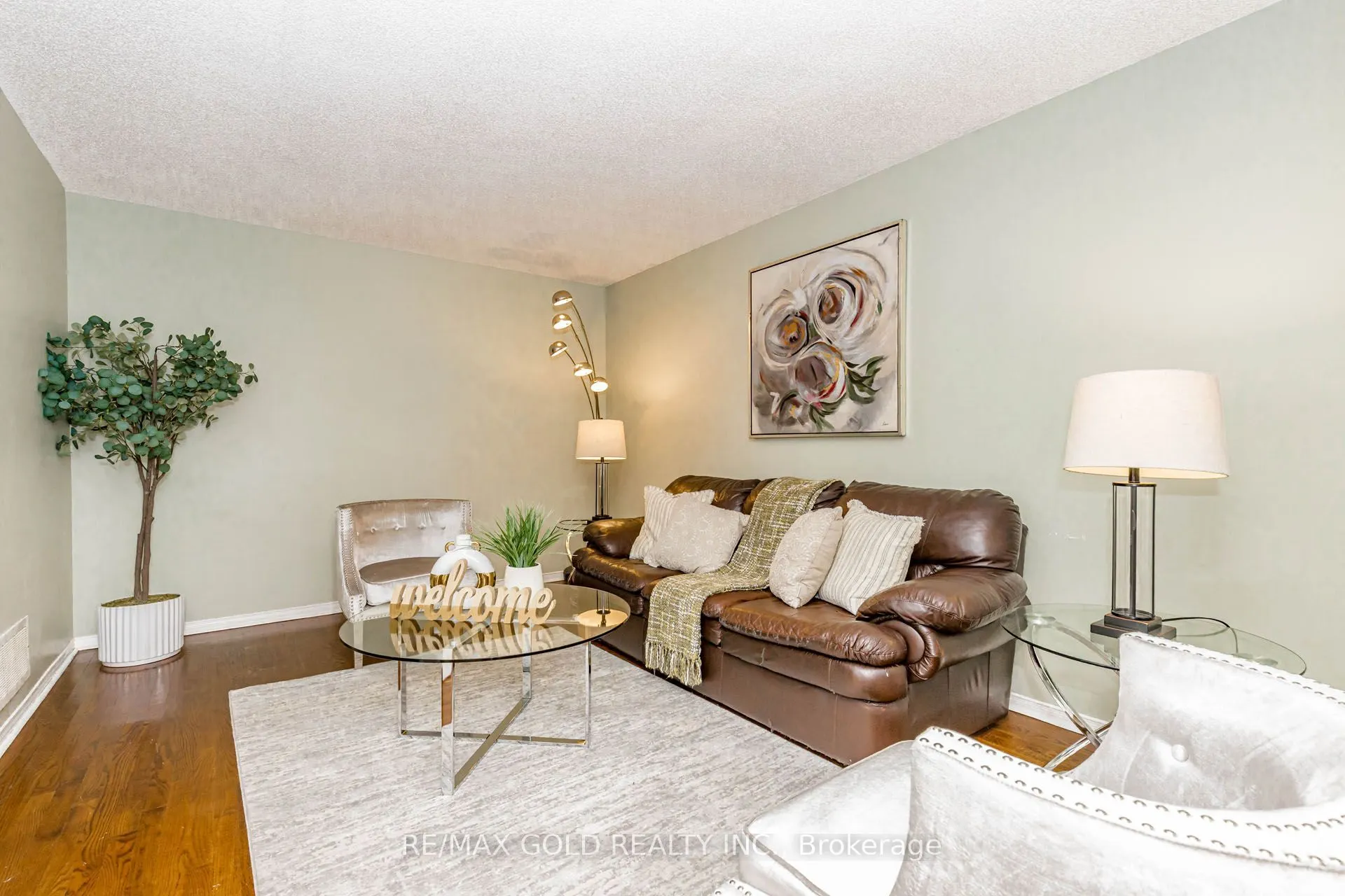 93 Lauchlin Crescent