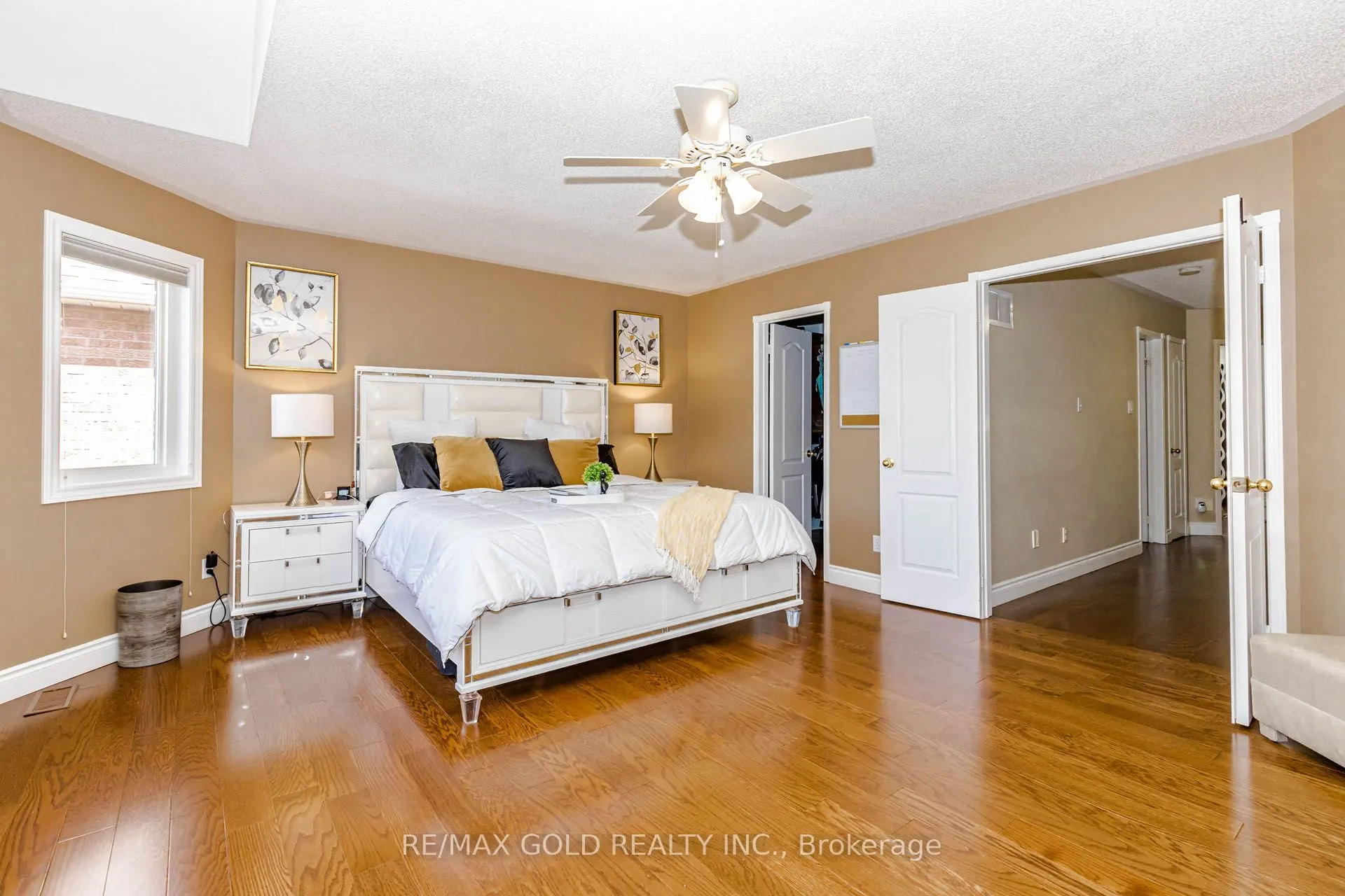 93 Lauchlin Crescent