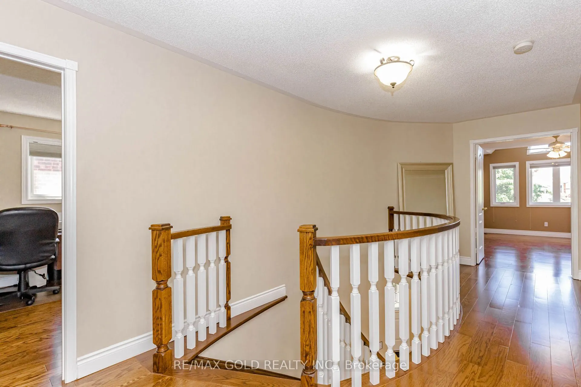 93 Lauchlin Crescent