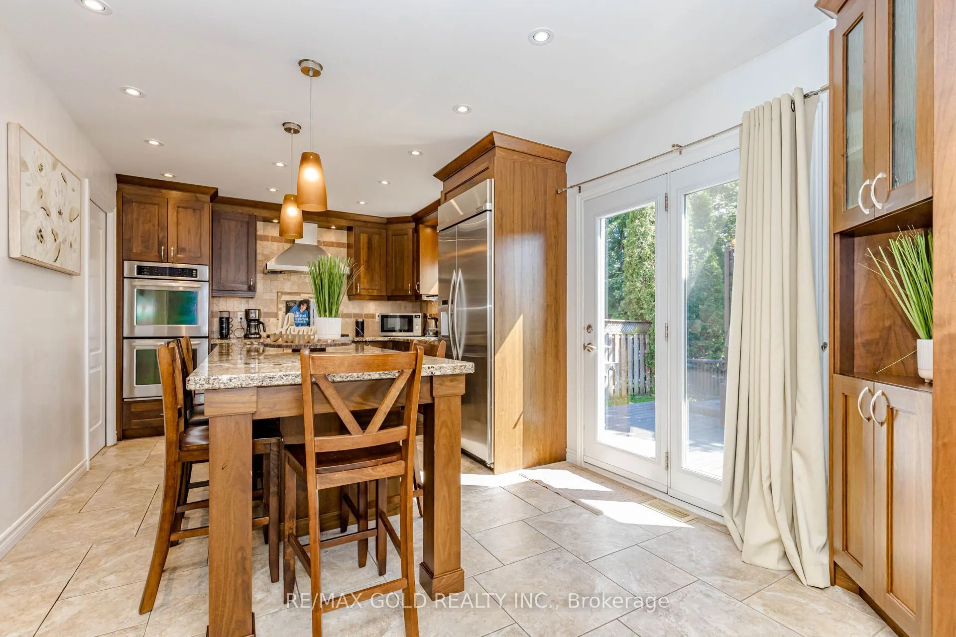 93 Lauchlin Crescent
