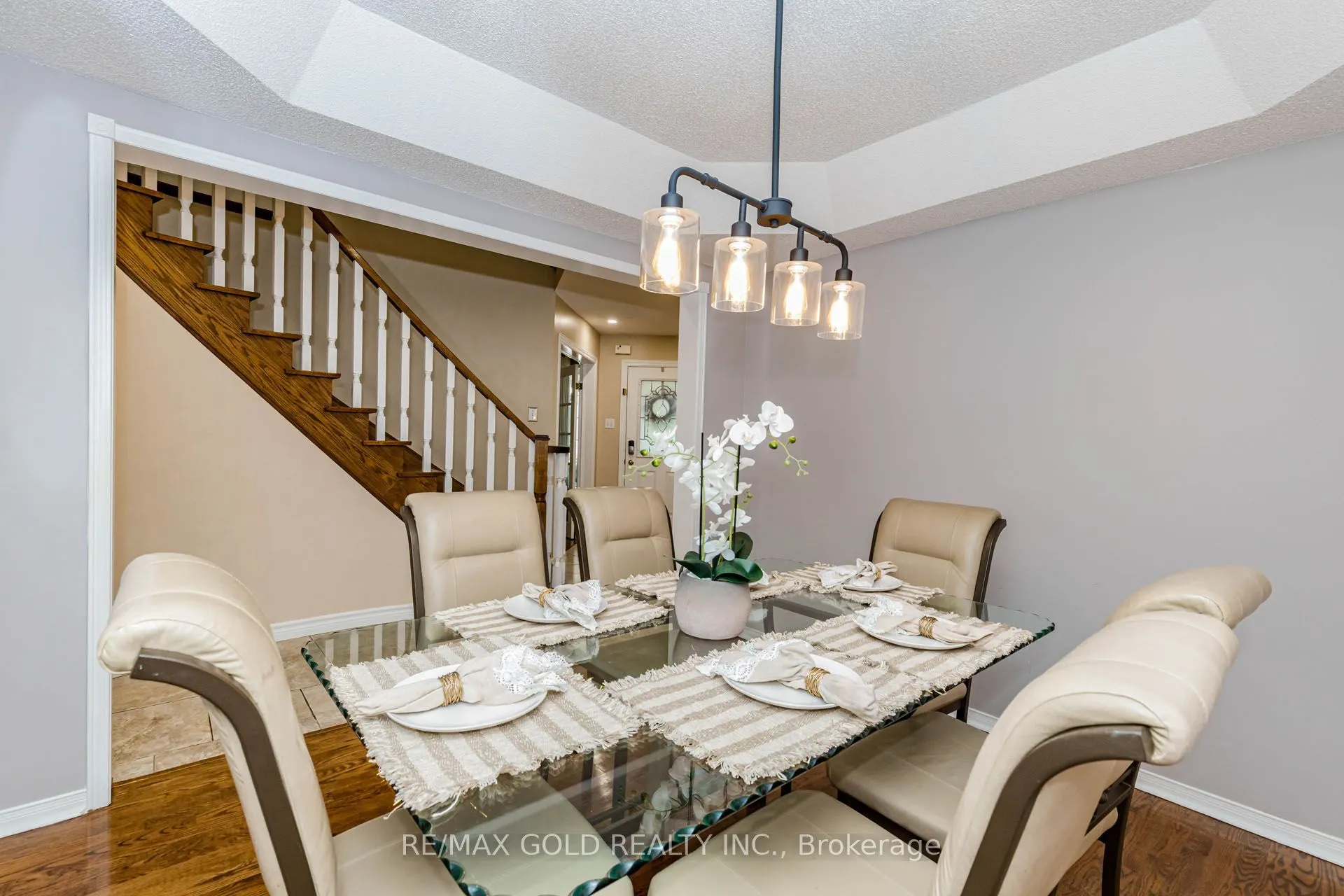 93 Lauchlin Crescent