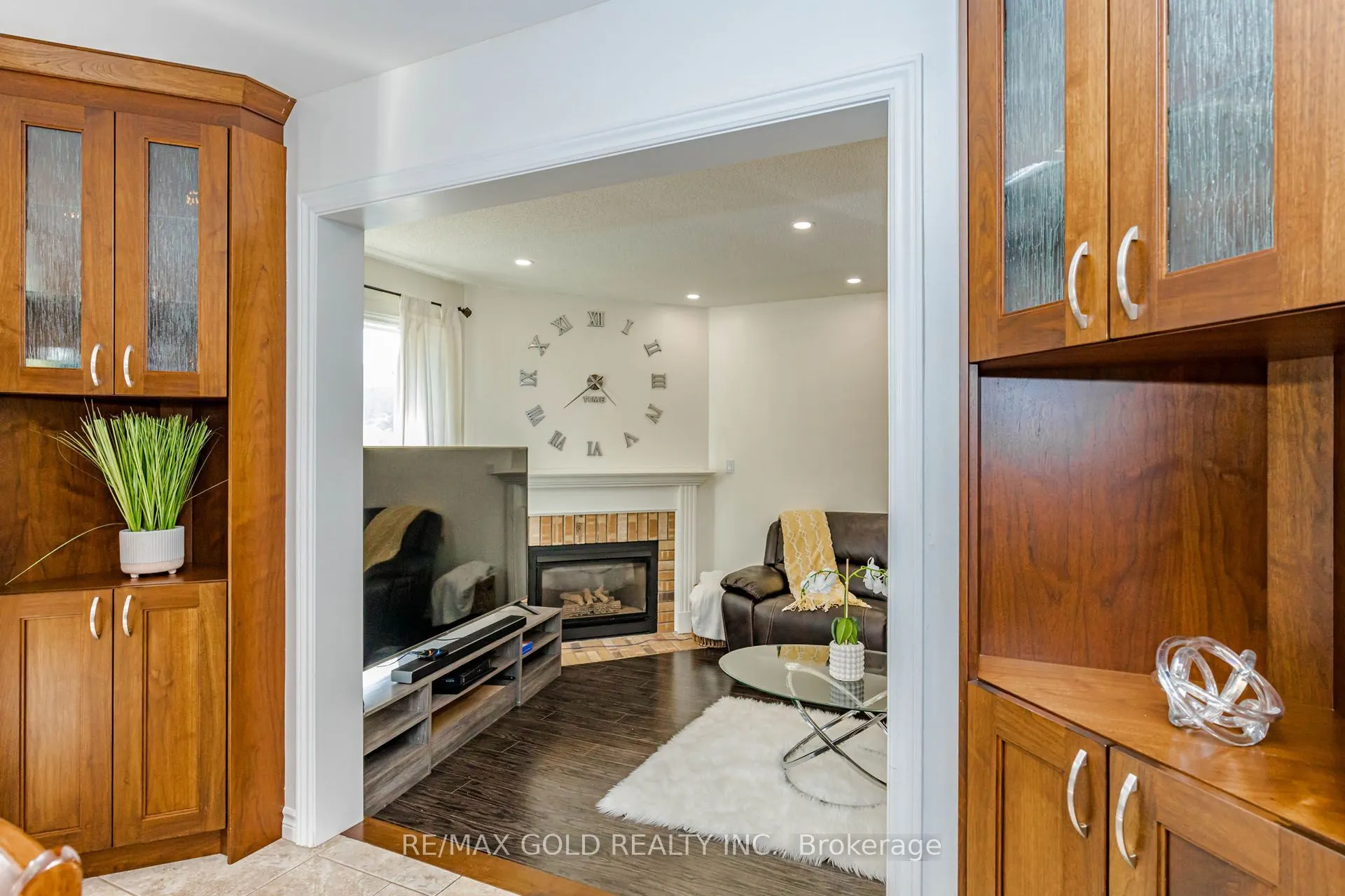 93 Lauchlin Crescent