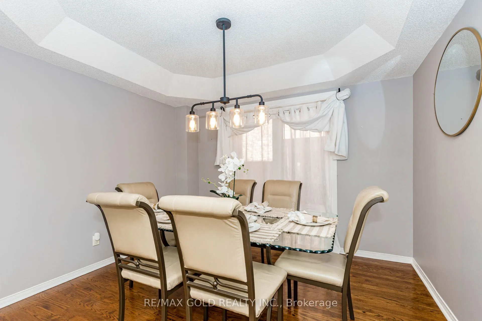 93 Lauchlin Crescent