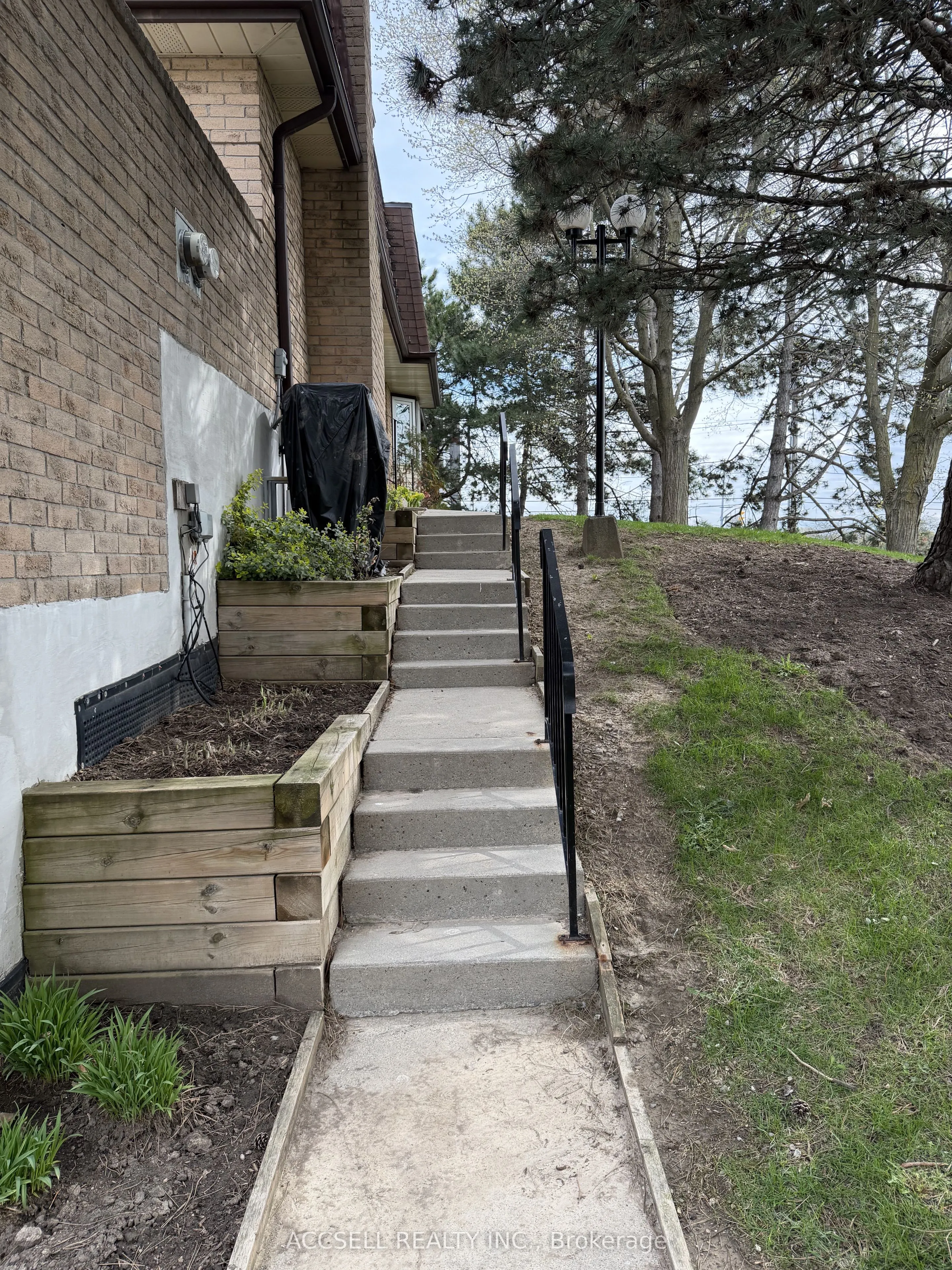 1510 Upper Middle Road #4
