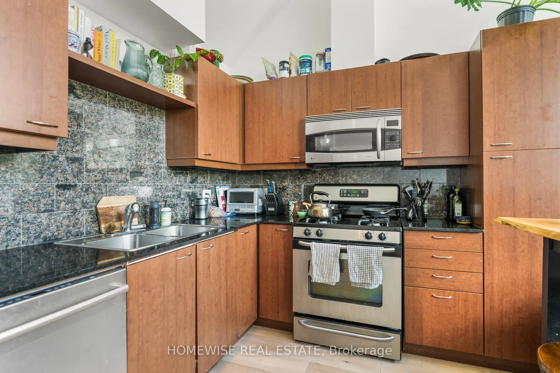 437 Roncesvalles Avenue #410