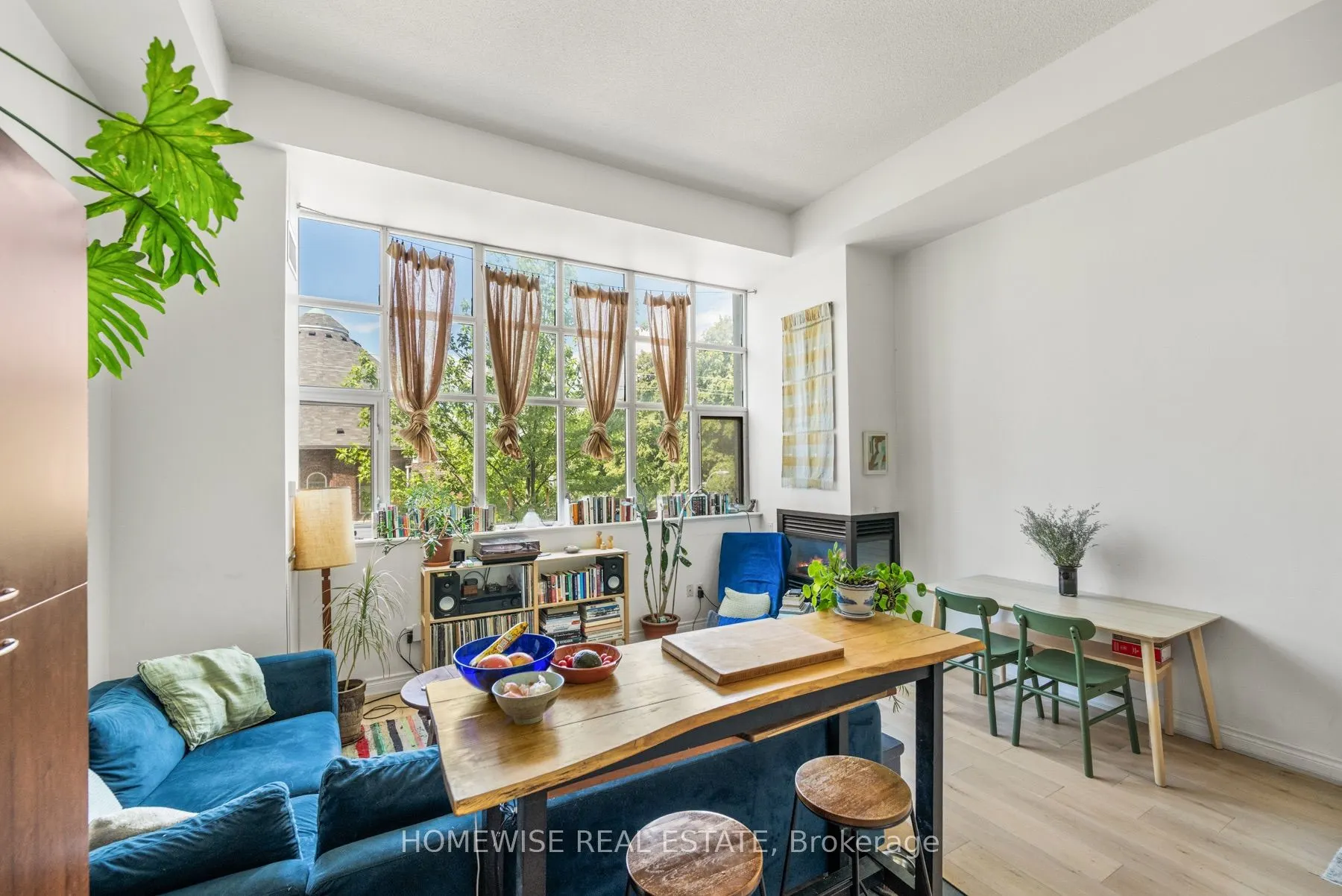 437 Roncesvalles Avenue #410