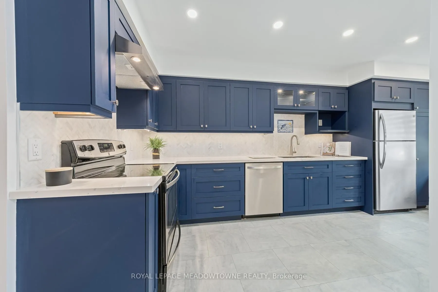 76 River Drive #11