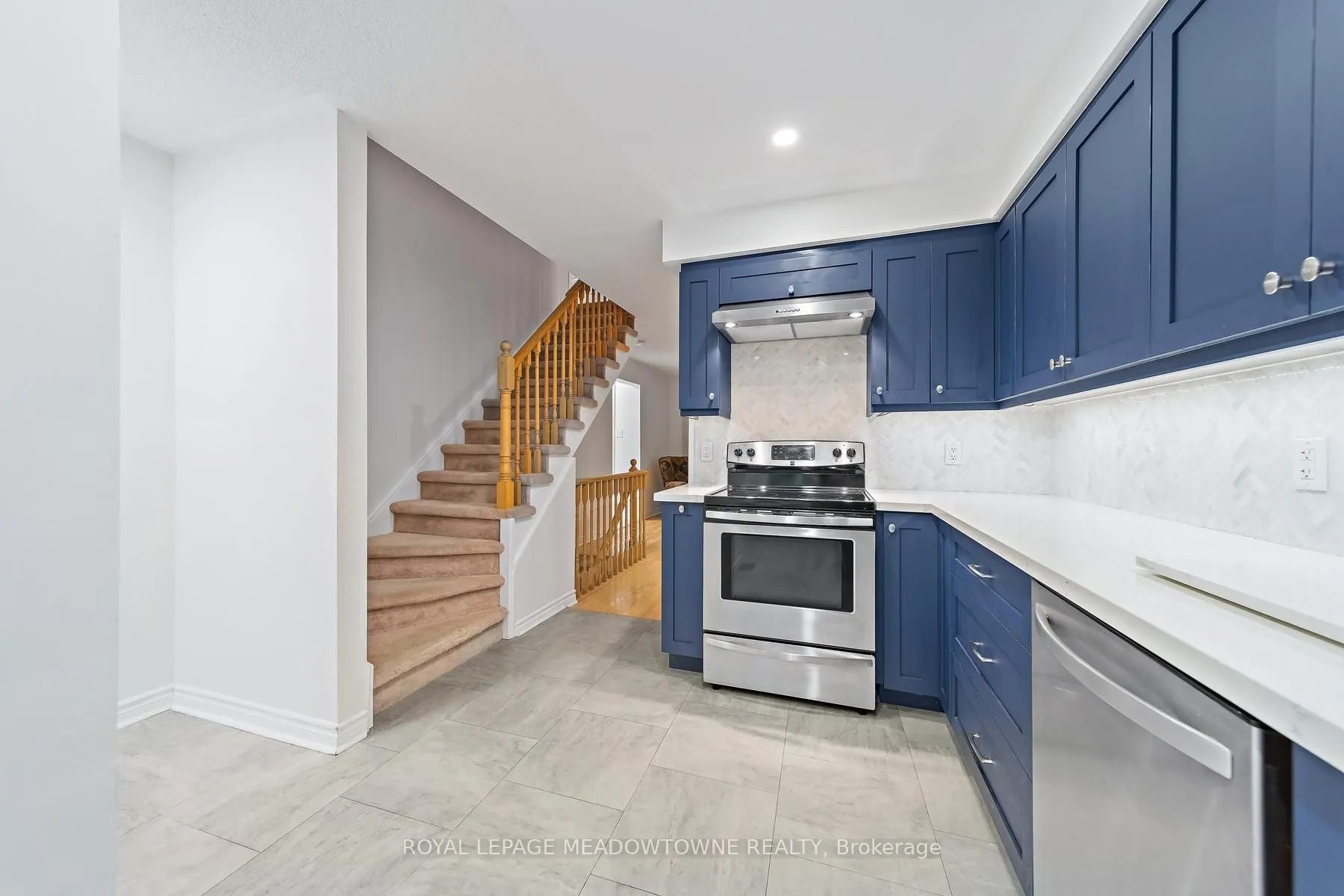 76 River Drive #11