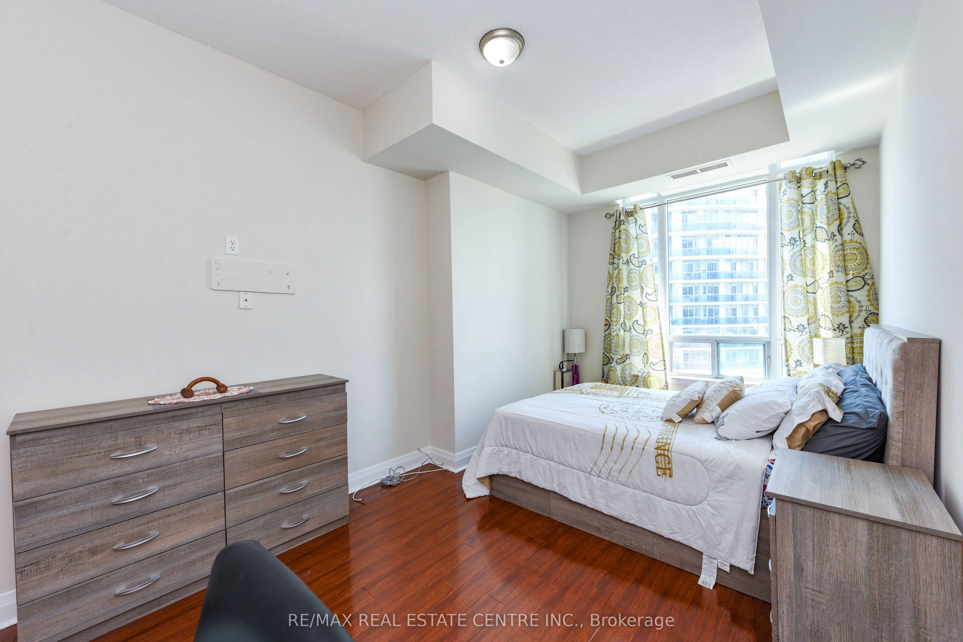 90 Absolute Avenue #2605