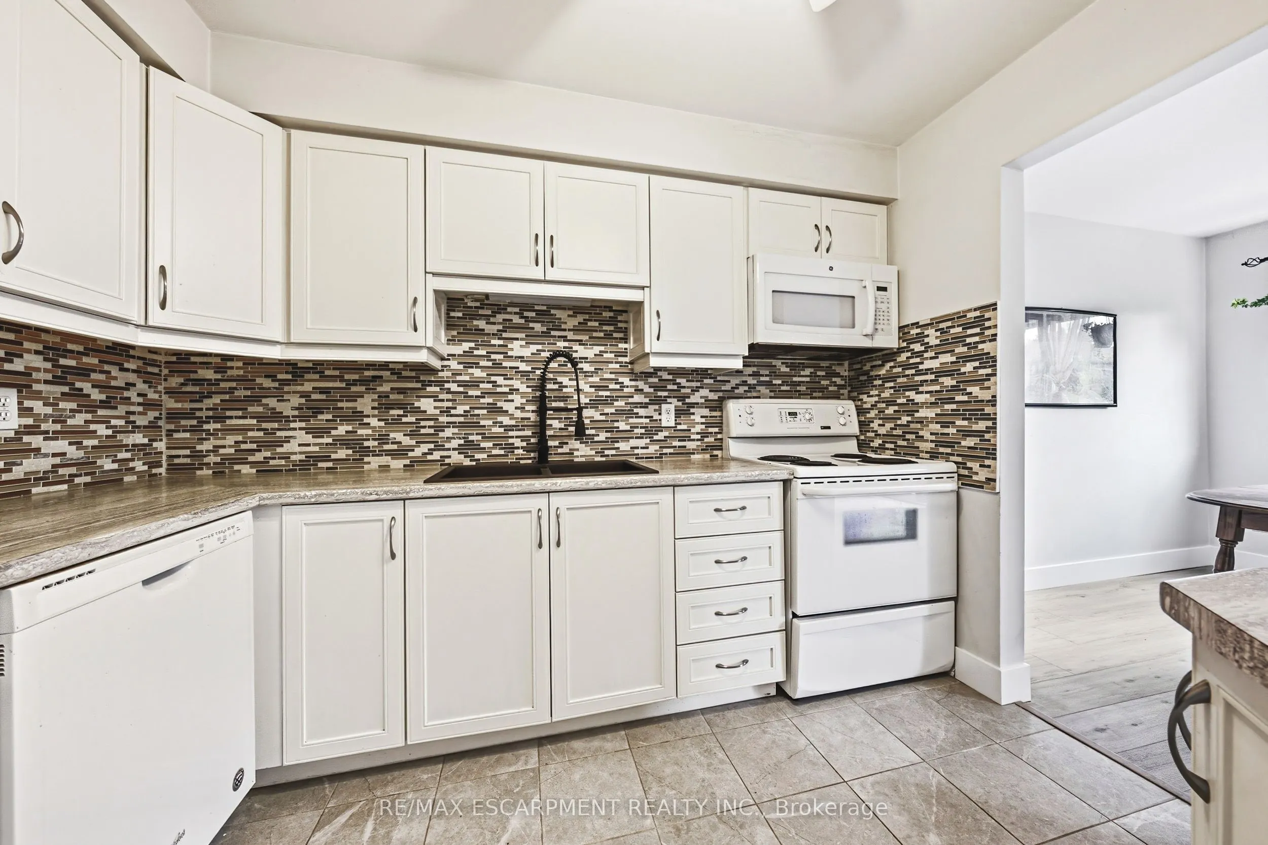 564 Sheraton Road #14