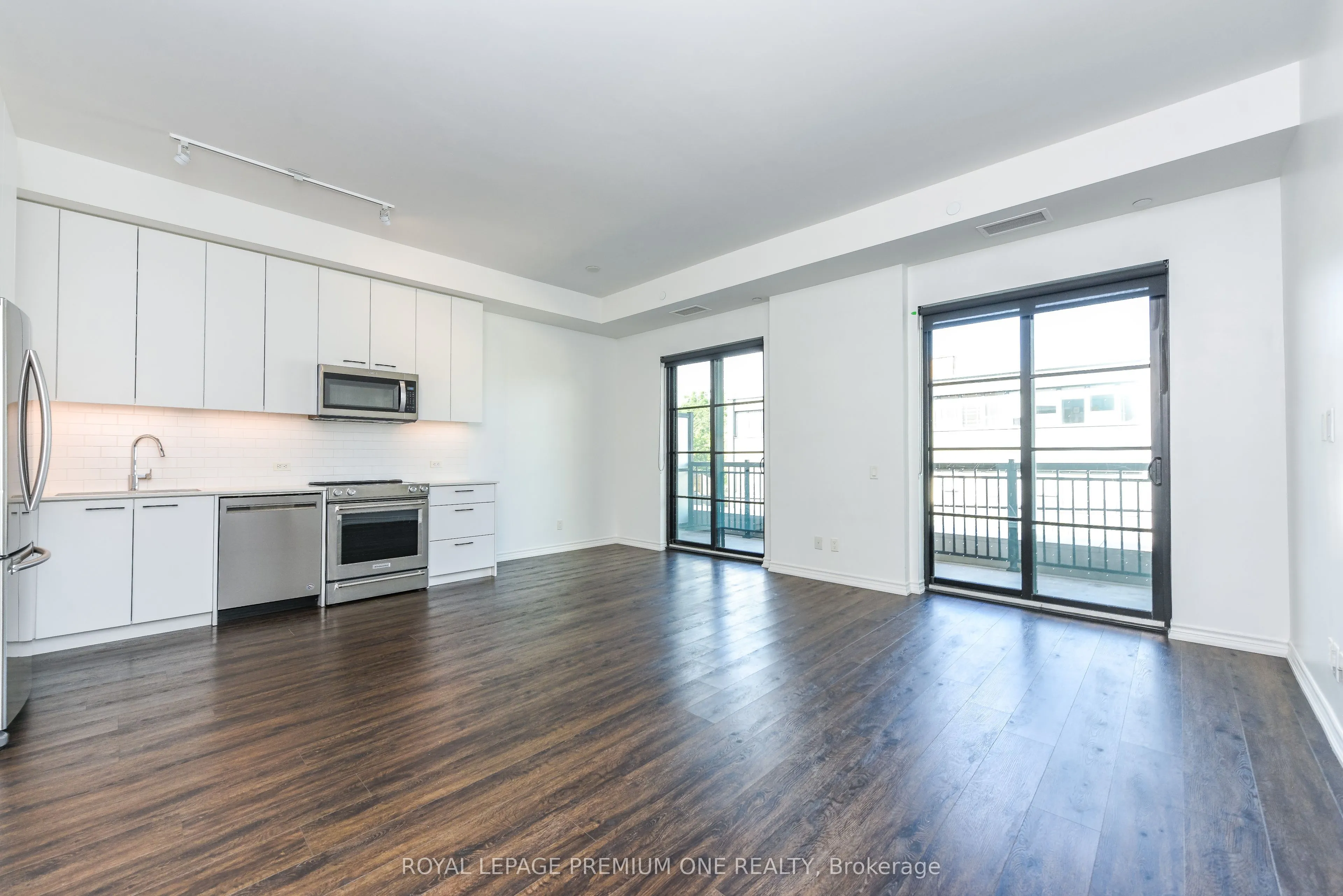 571 Prince Edward Drive N #309