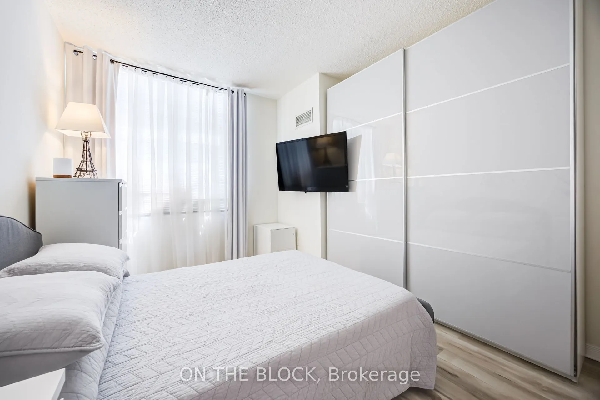 2495 Dundas Street W #107