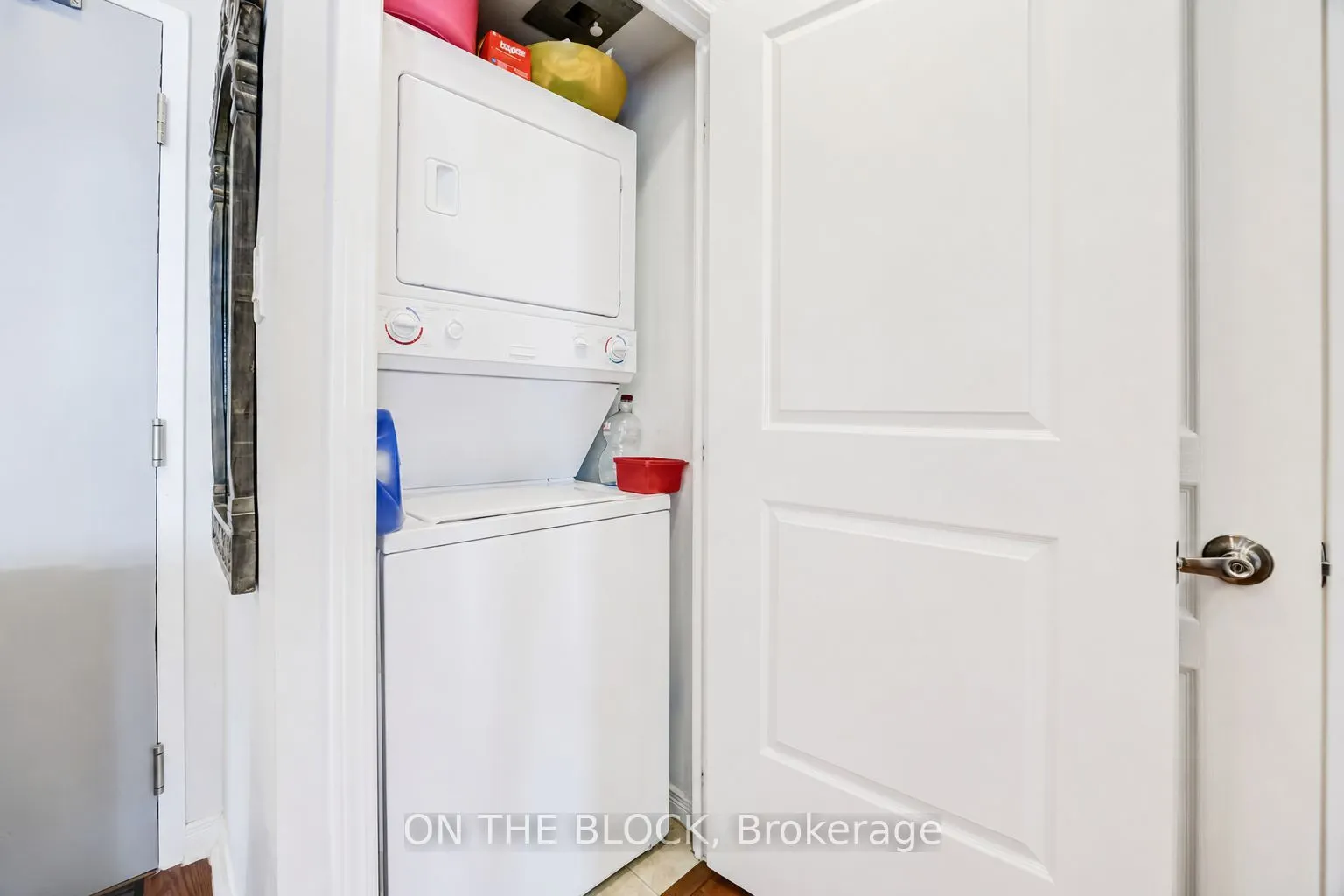 2495 Dundas Street W #107