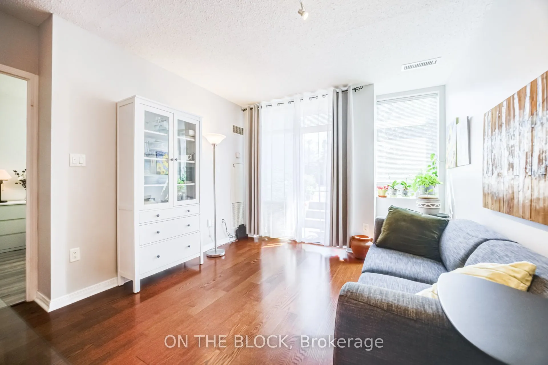 2495 Dundas Street W #107