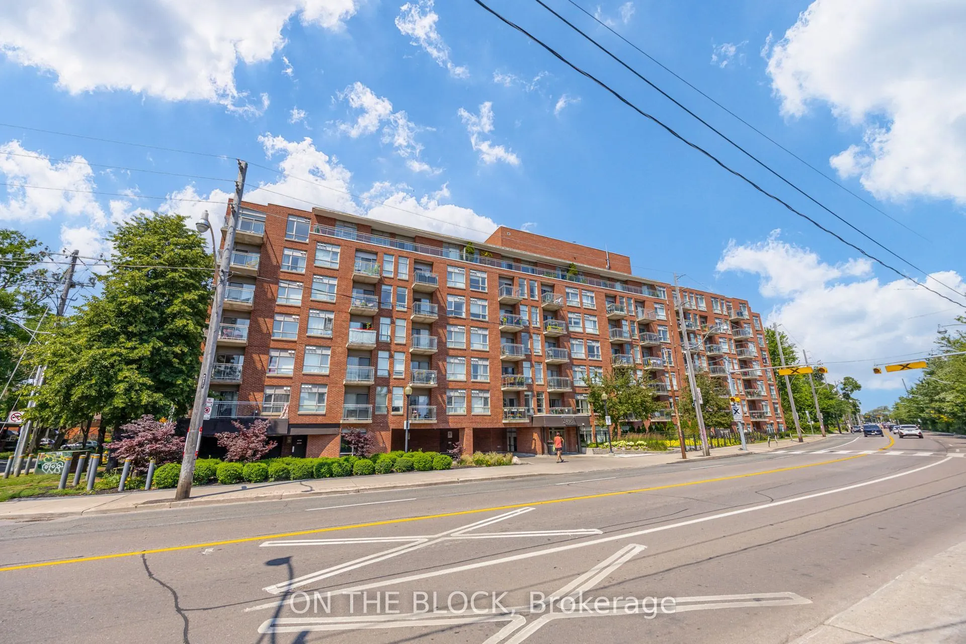 2495 Dundas Street W #107