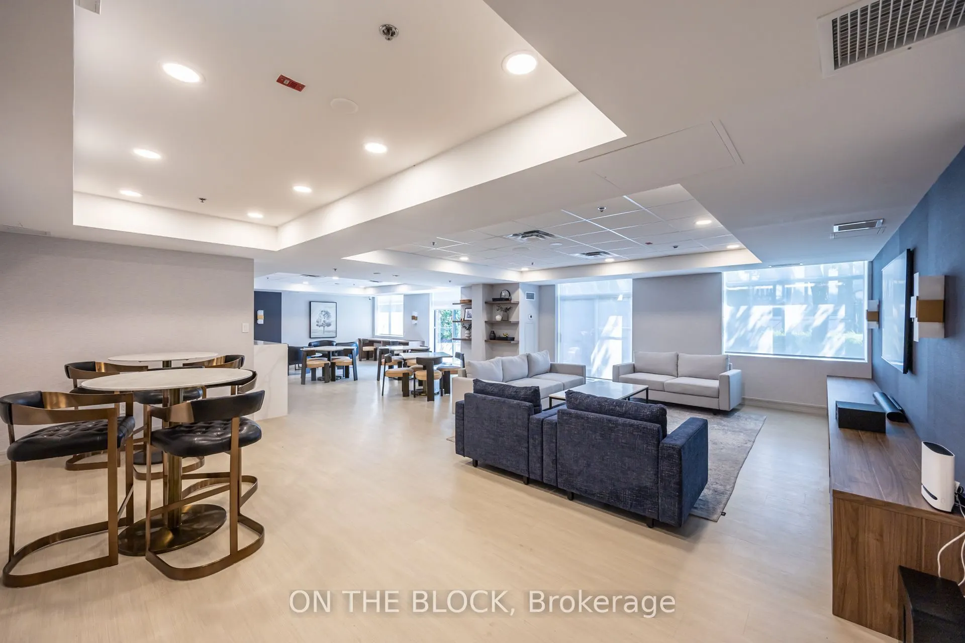 2495 Dundas Street W #107