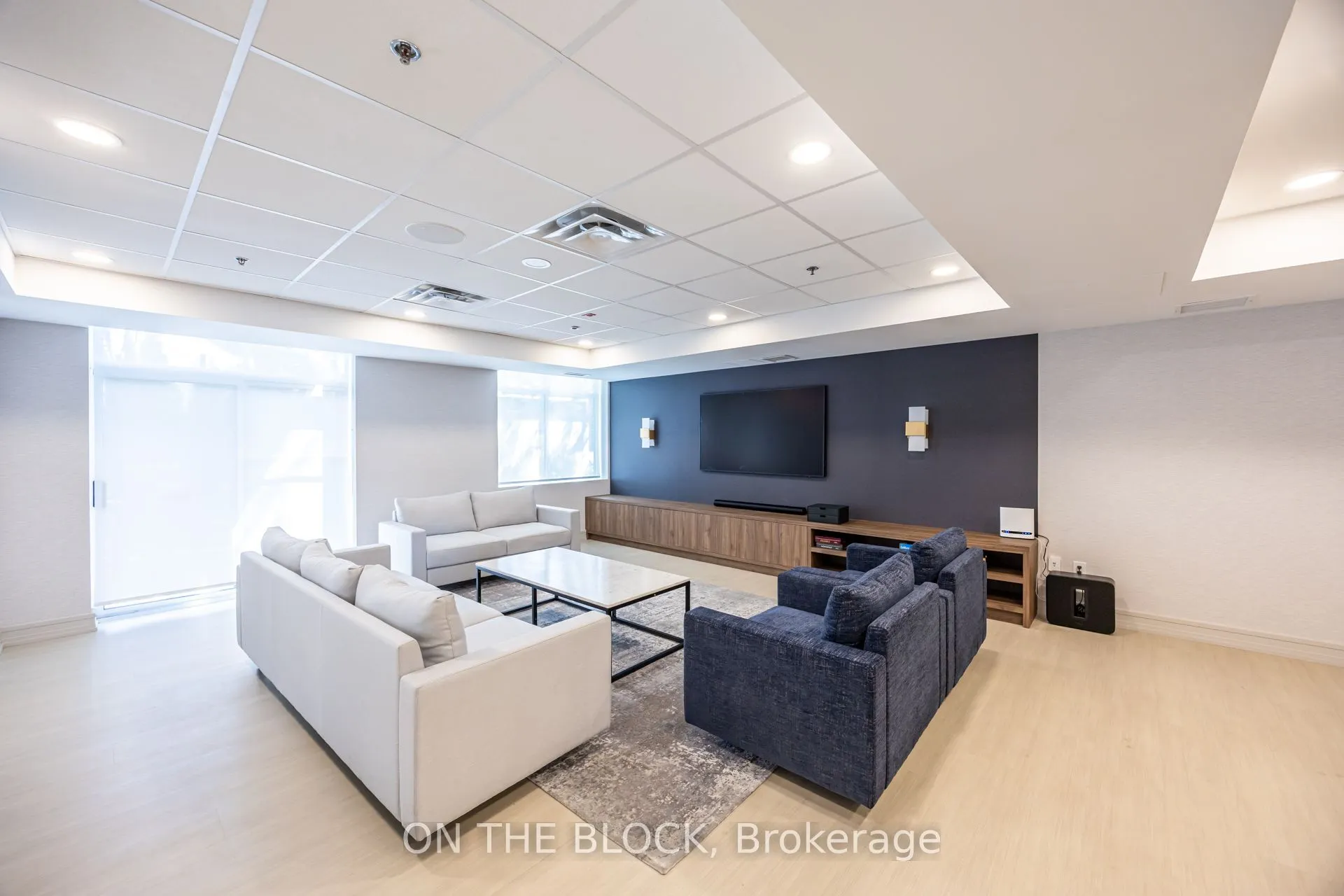 2495 Dundas Street W #107