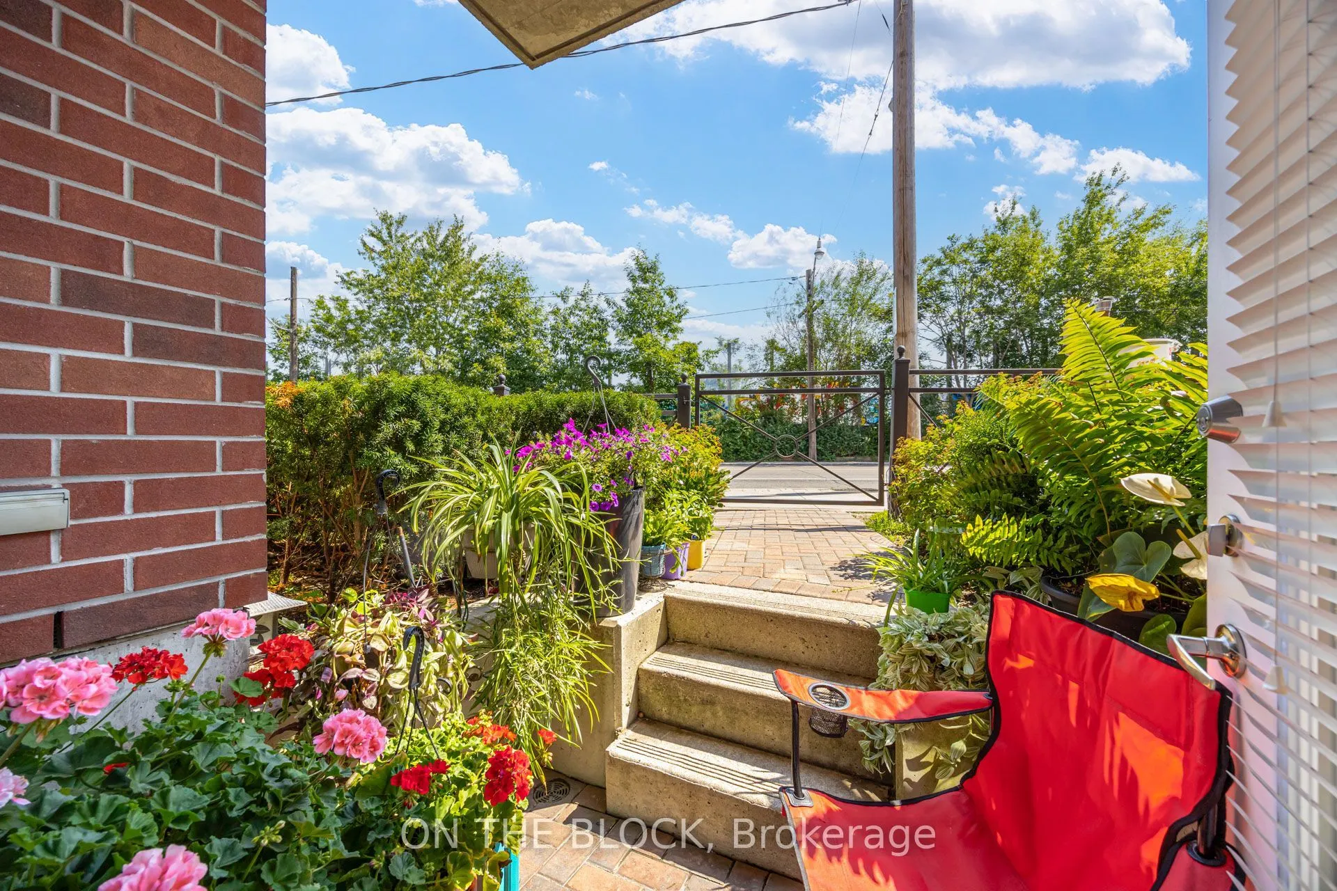 2495 Dundas Street W #107
