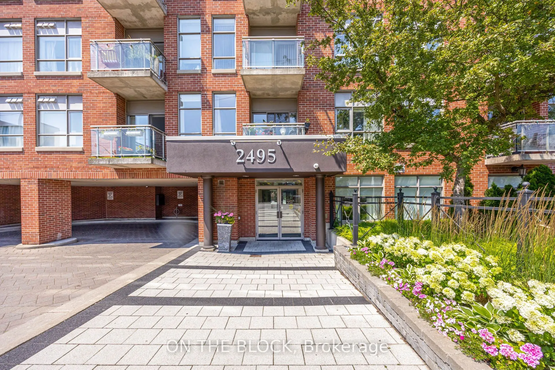 2495 Dundas Street W #107