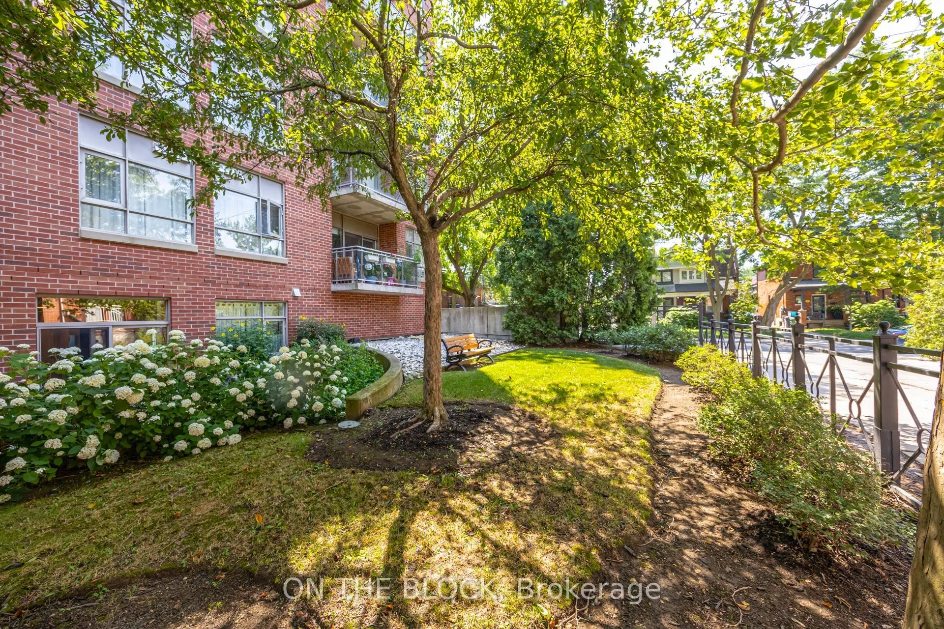 2495 Dundas Street W #107