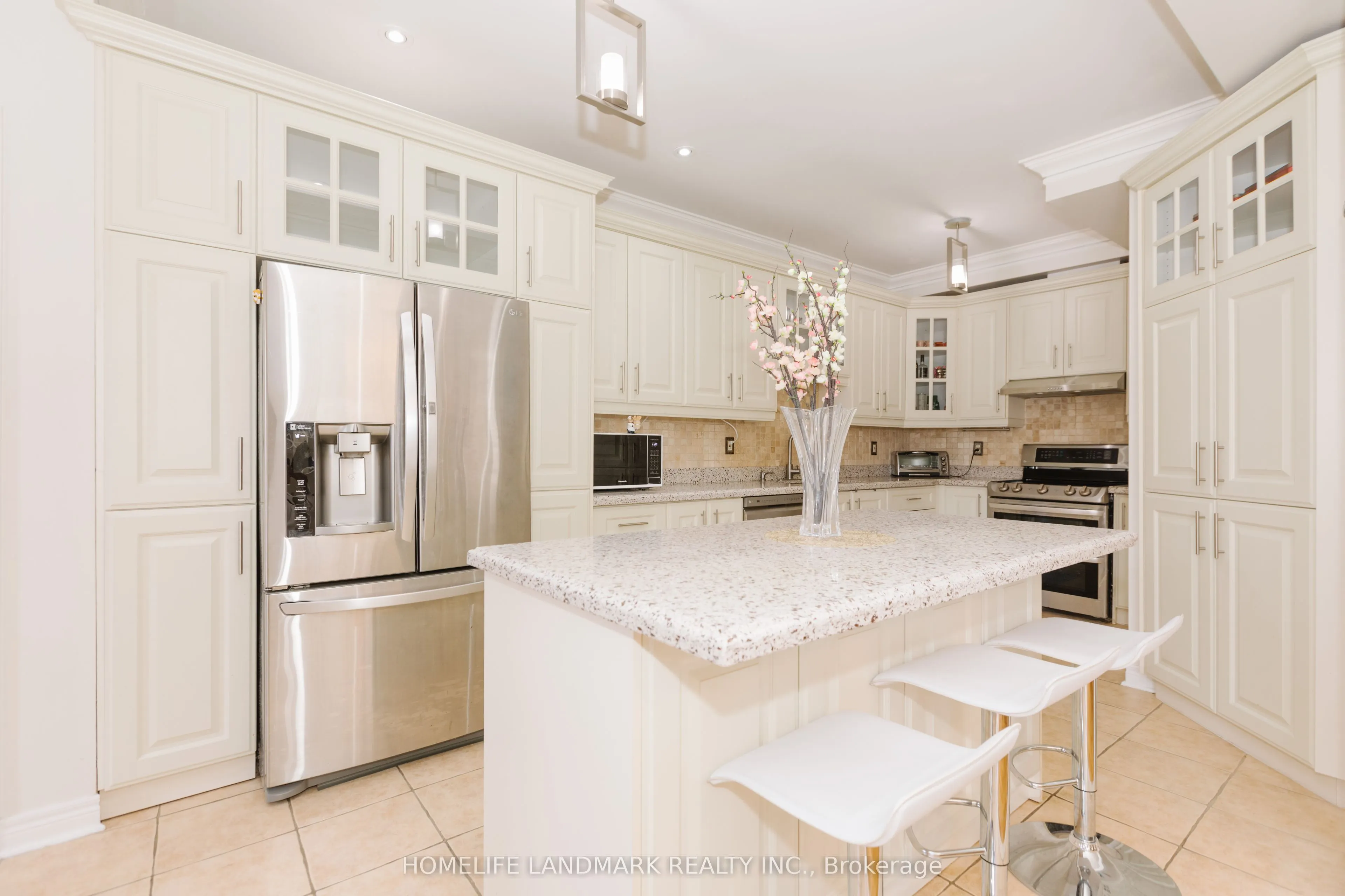 3432 Eglinton Avenue W