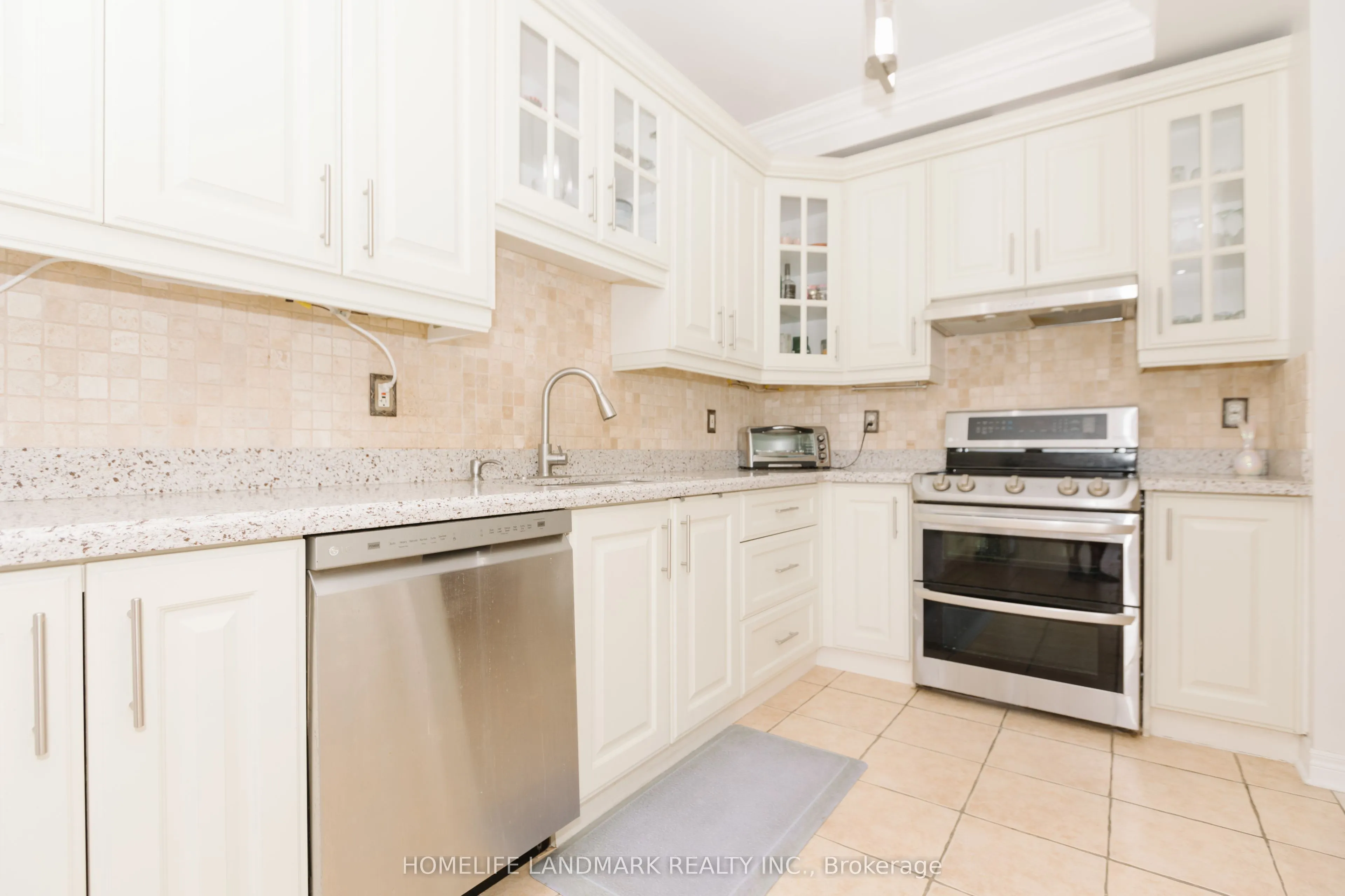 3432 Eglinton Avenue W