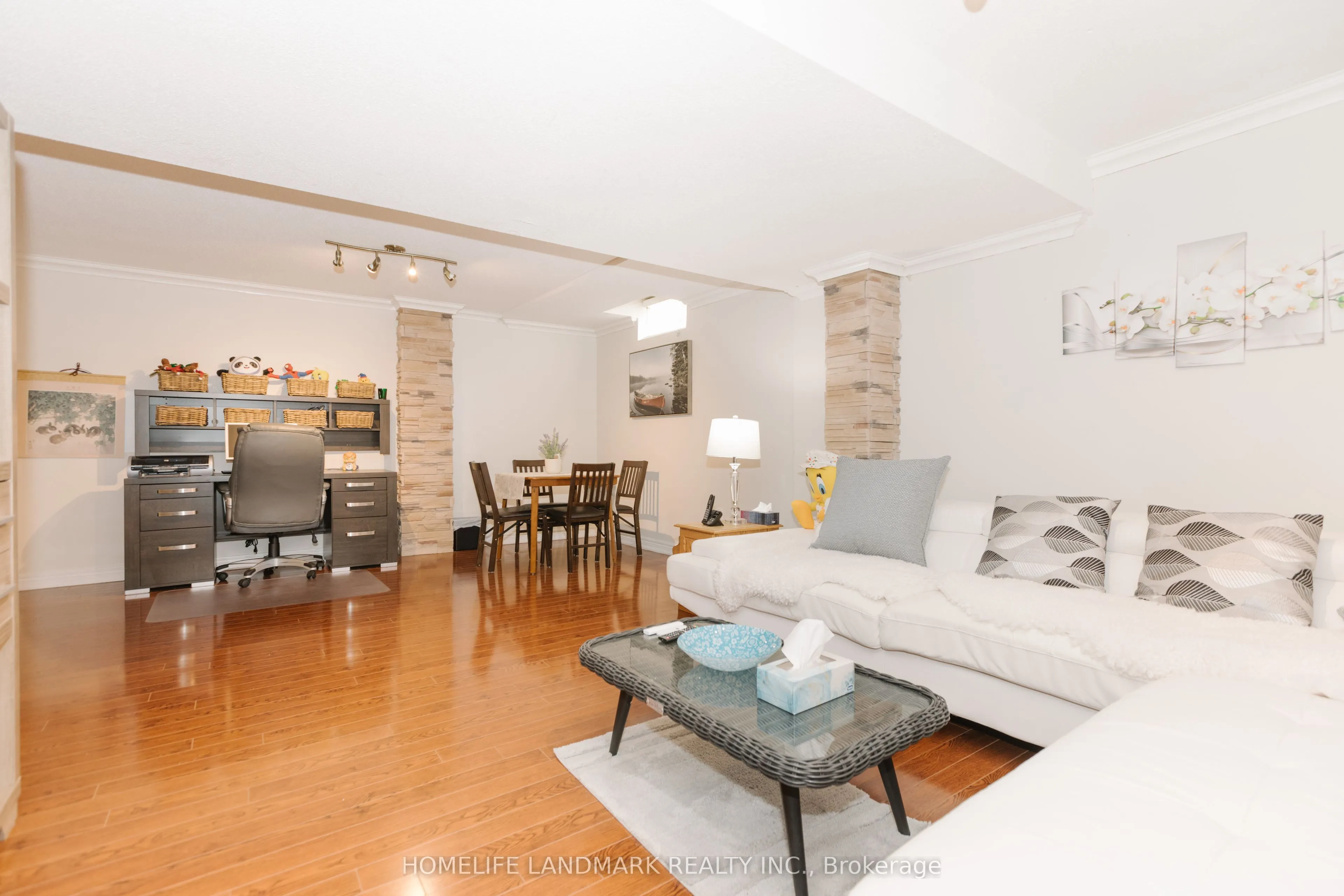 3432 Eglinton Avenue W