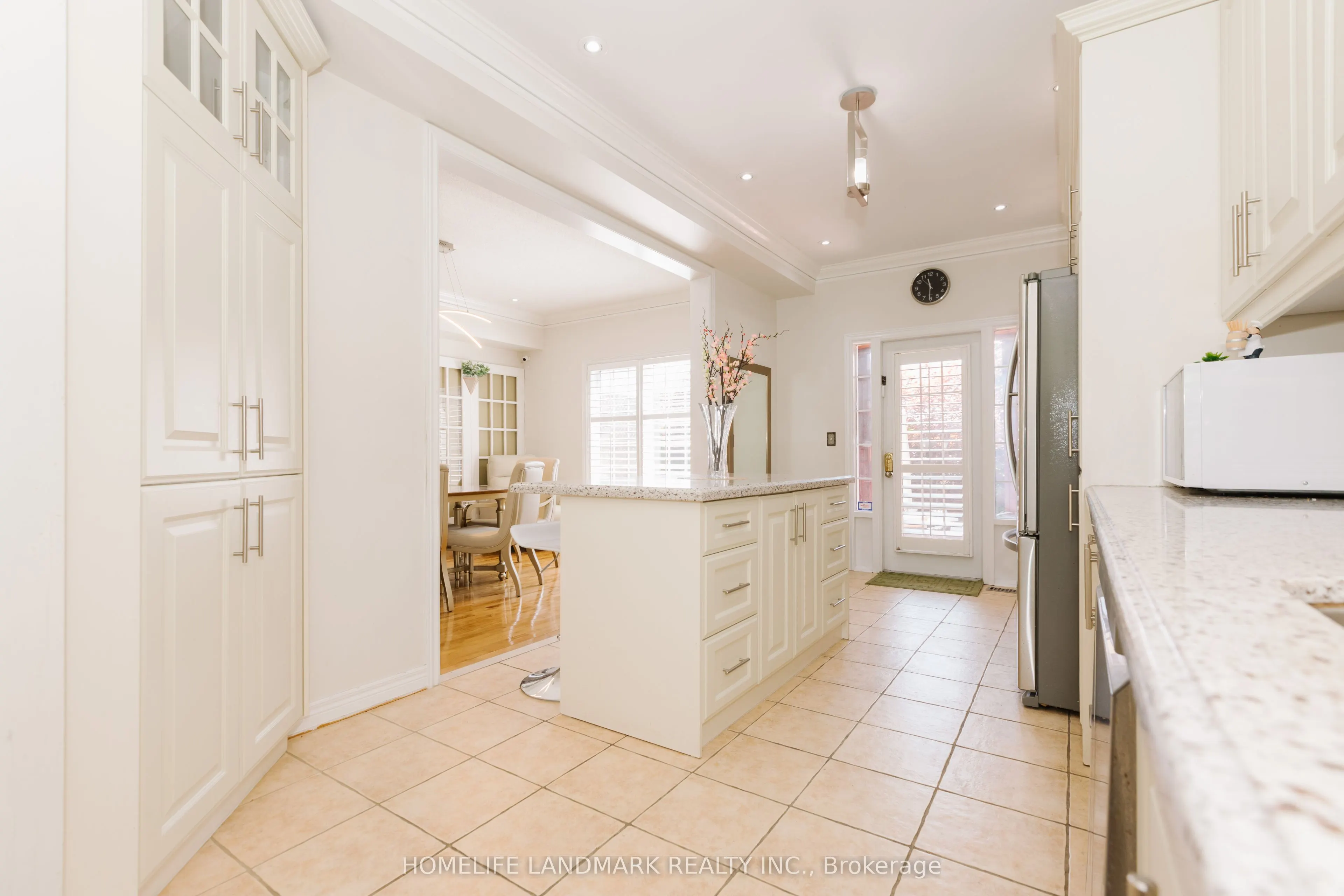 3432 Eglinton Avenue W