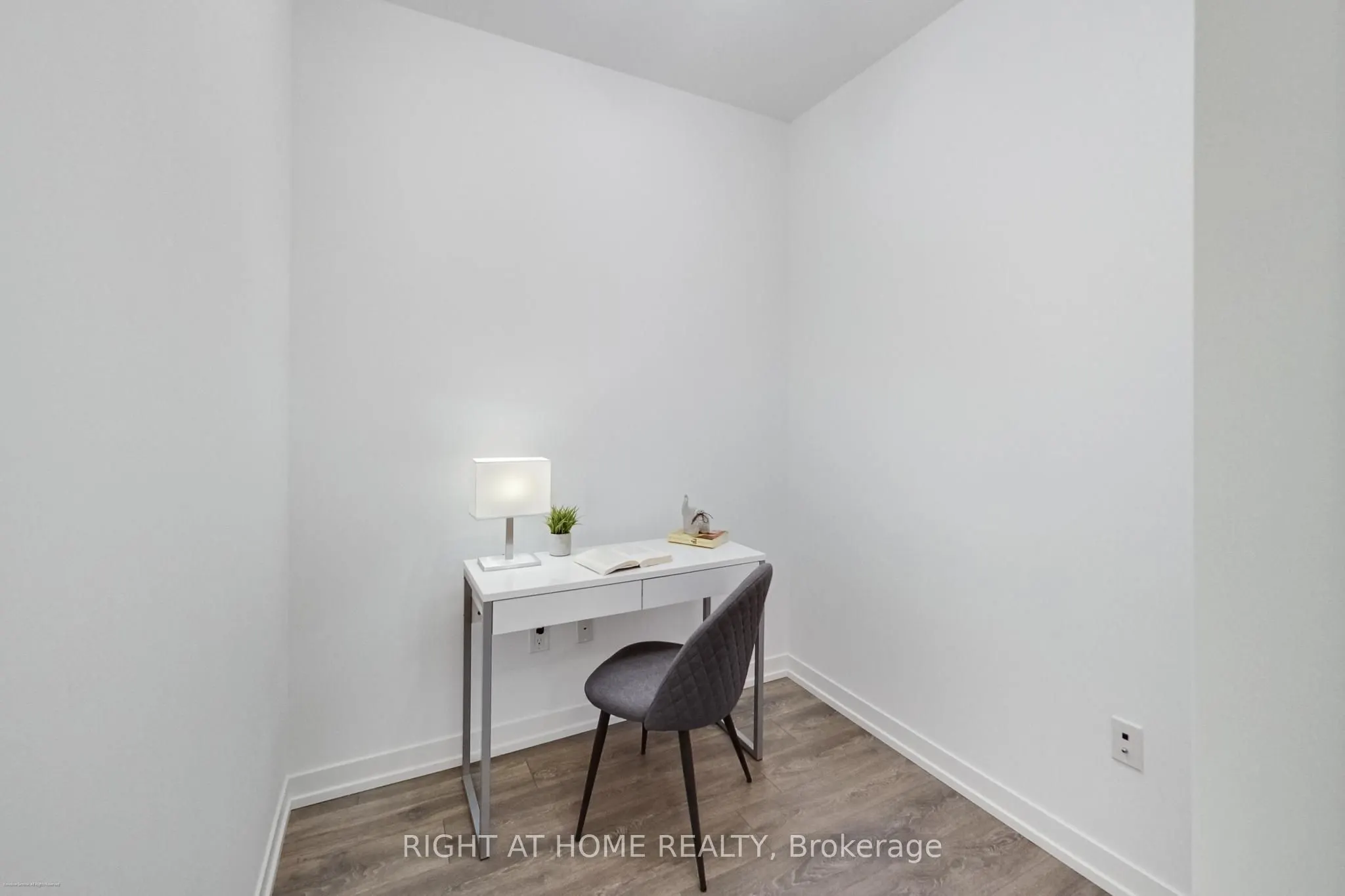 2520 Eglinton Avenue W #1602