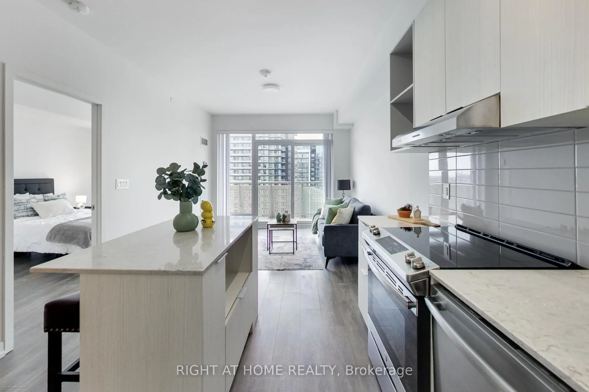 2520 Eglinton Avenue W #1602