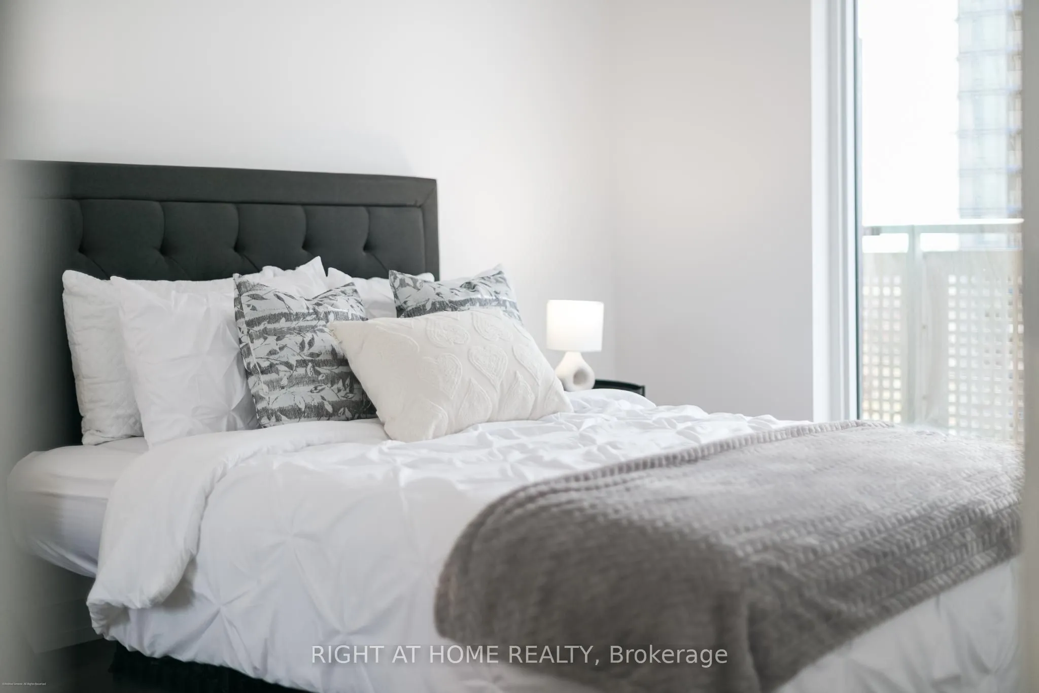 2520 Eglinton Avenue W #1602