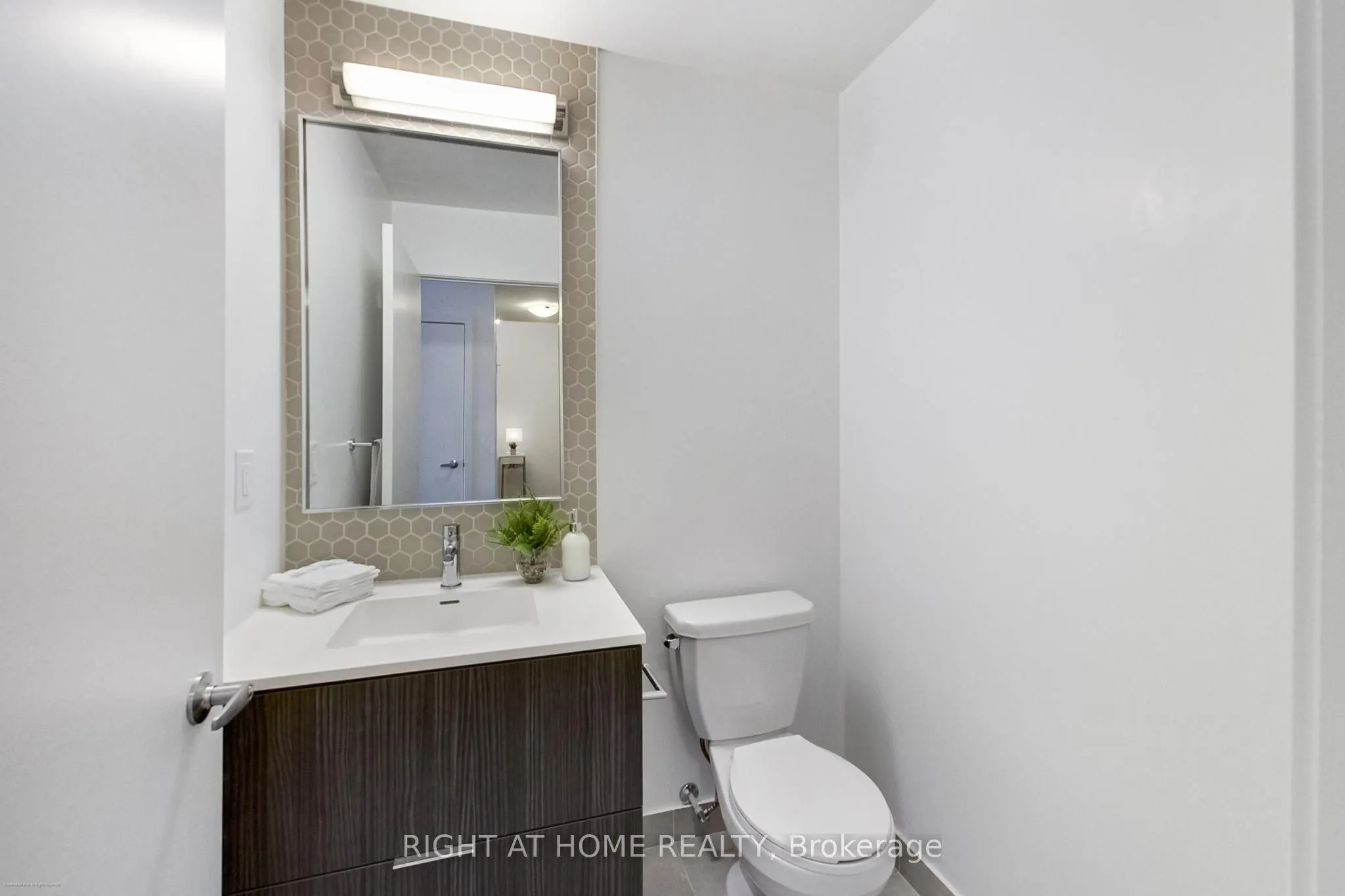 2520 Eglinton Avenue W #1602