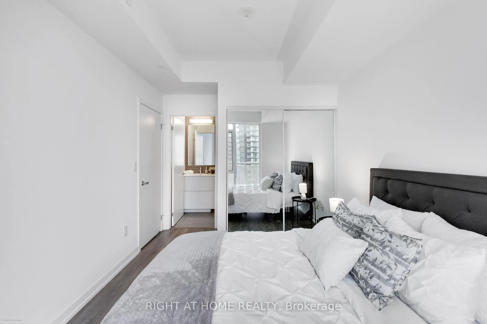 2520 Eglinton Avenue W #1602