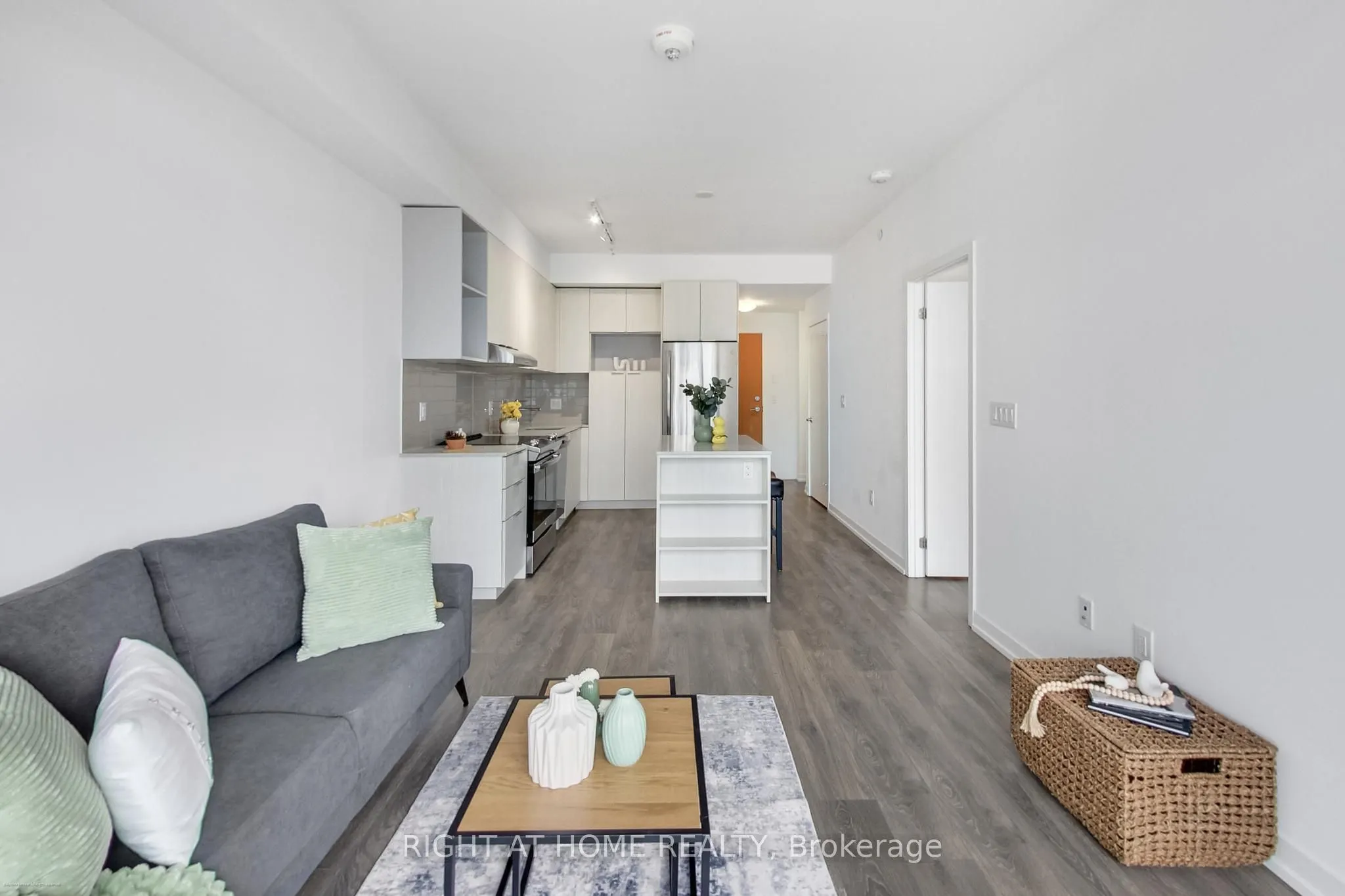 2520 Eglinton Avenue W #1602