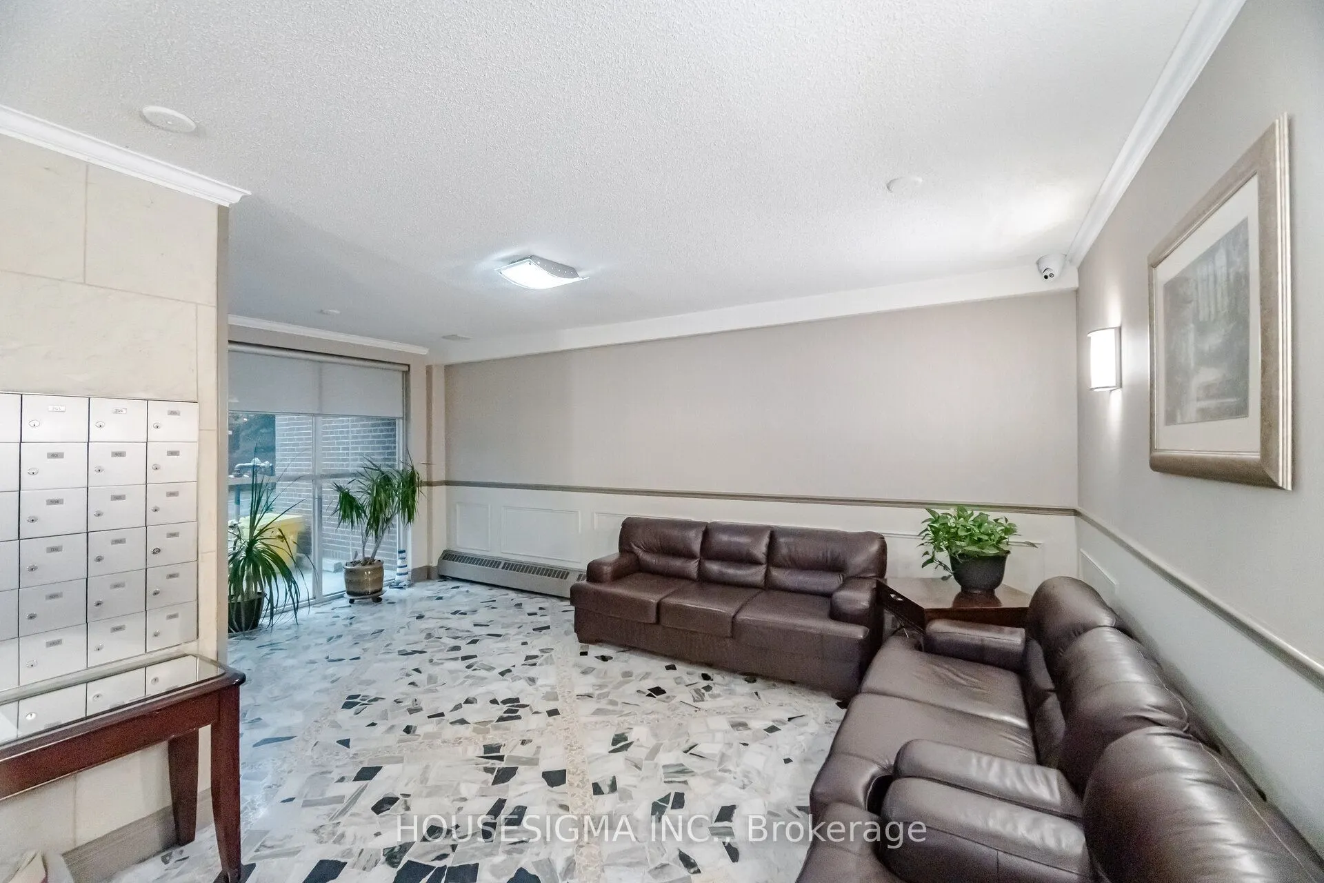 15 Elizabeth Street N #801