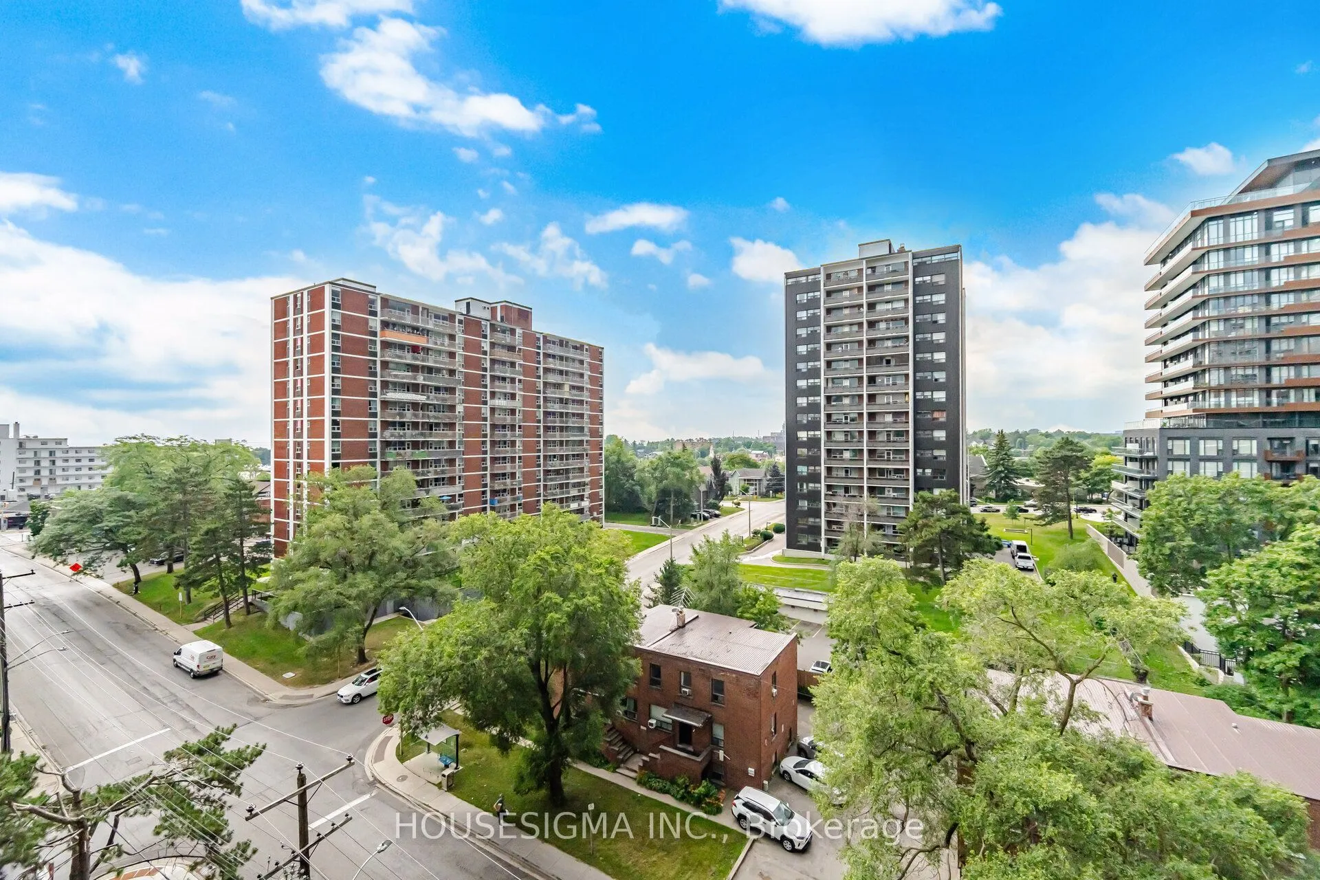 15 Elizabeth Street N #801
