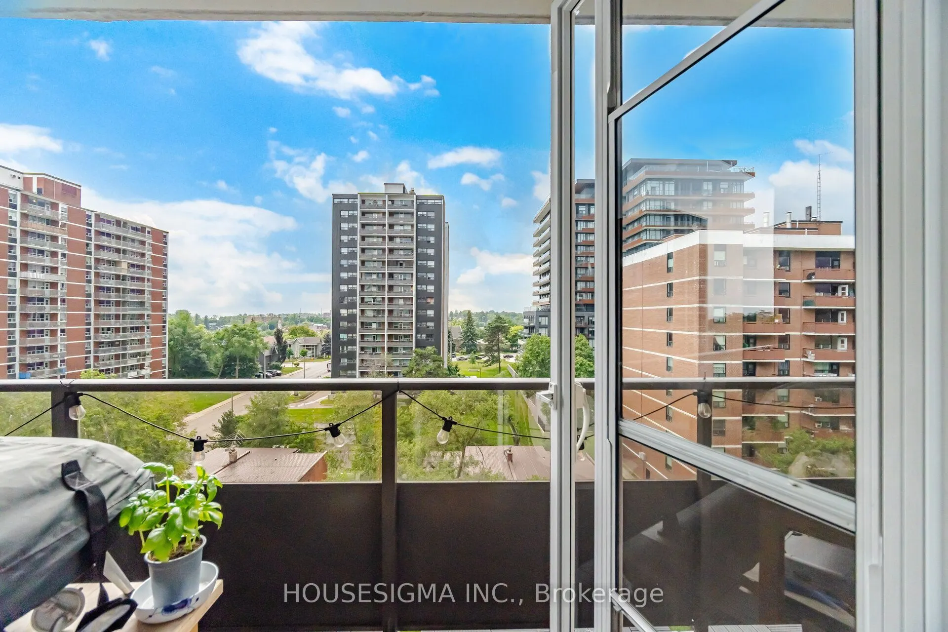 15 Elizabeth Street N #801