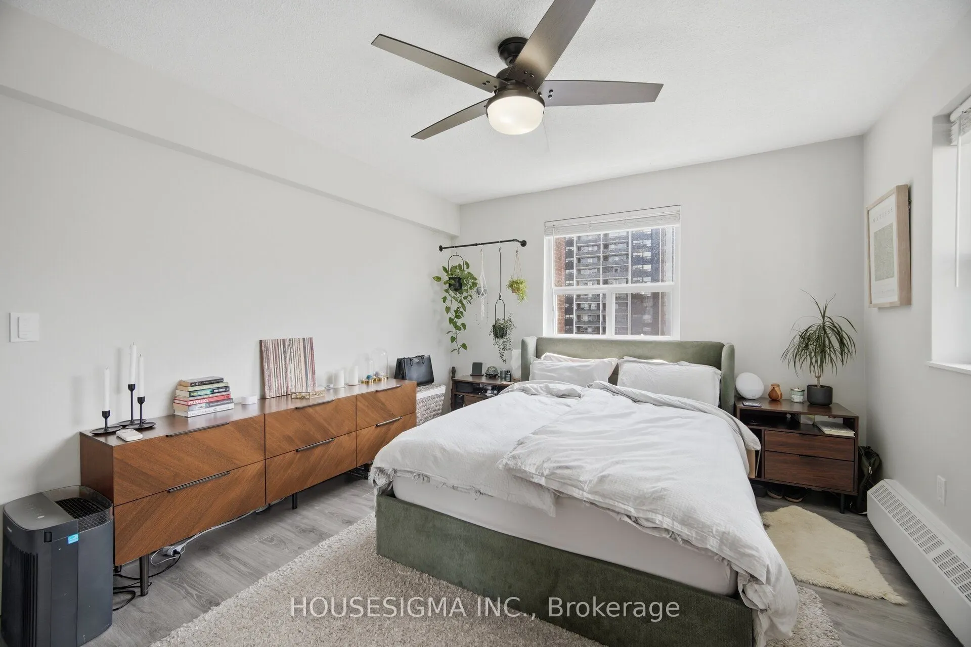 15 Elizabeth Street N #801