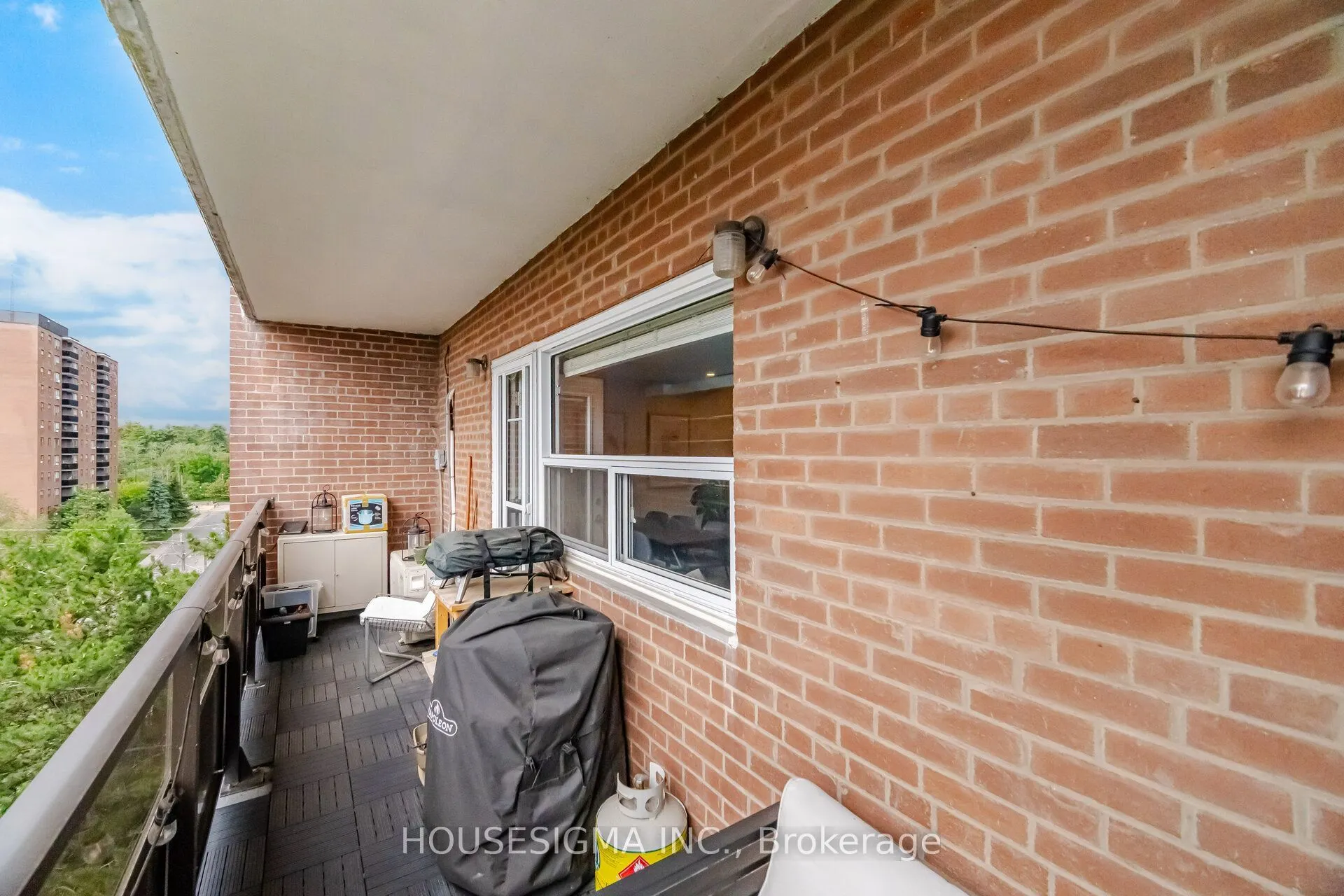 15 Elizabeth Street N #801