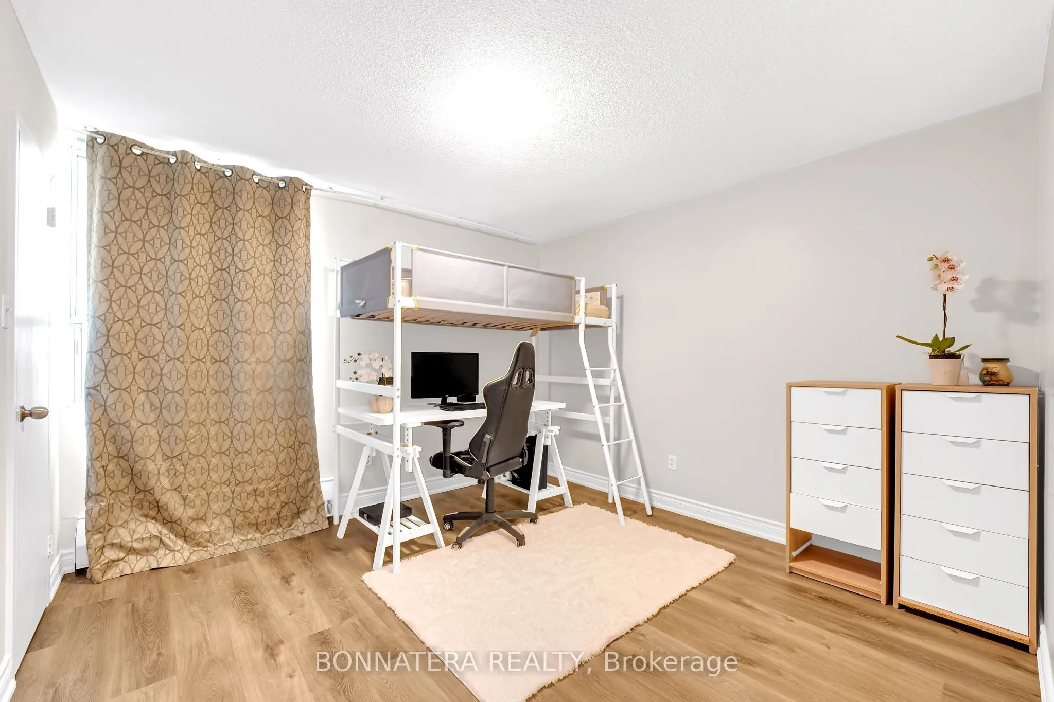 3065 Queen Frederica Drive #905