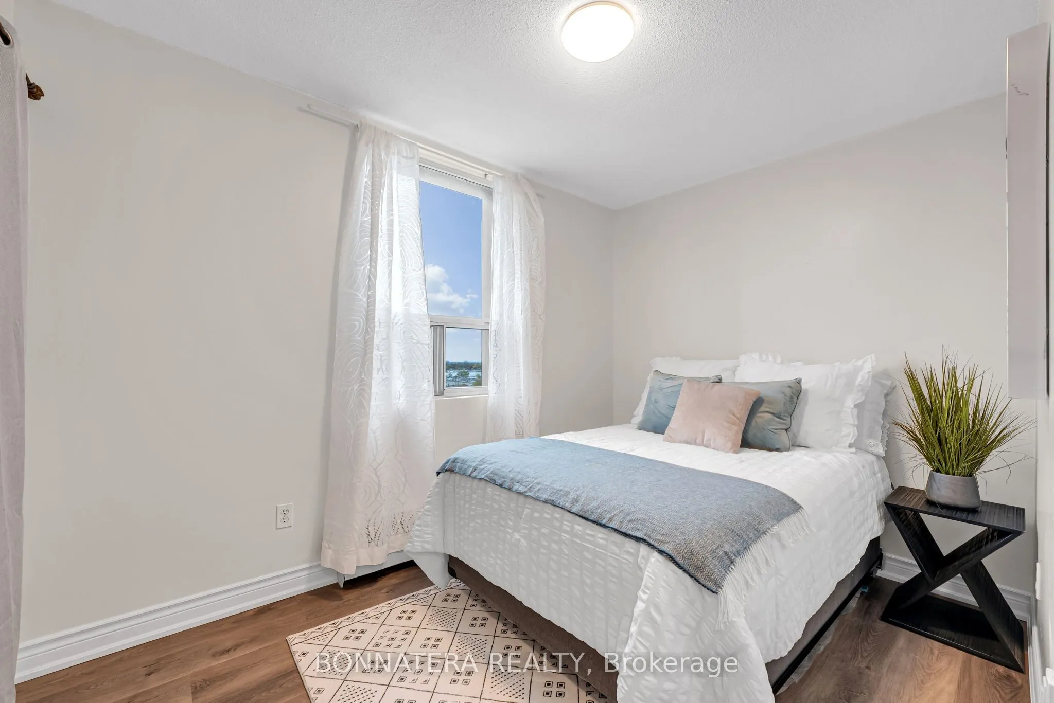3065 Queen Frederica Drive #905