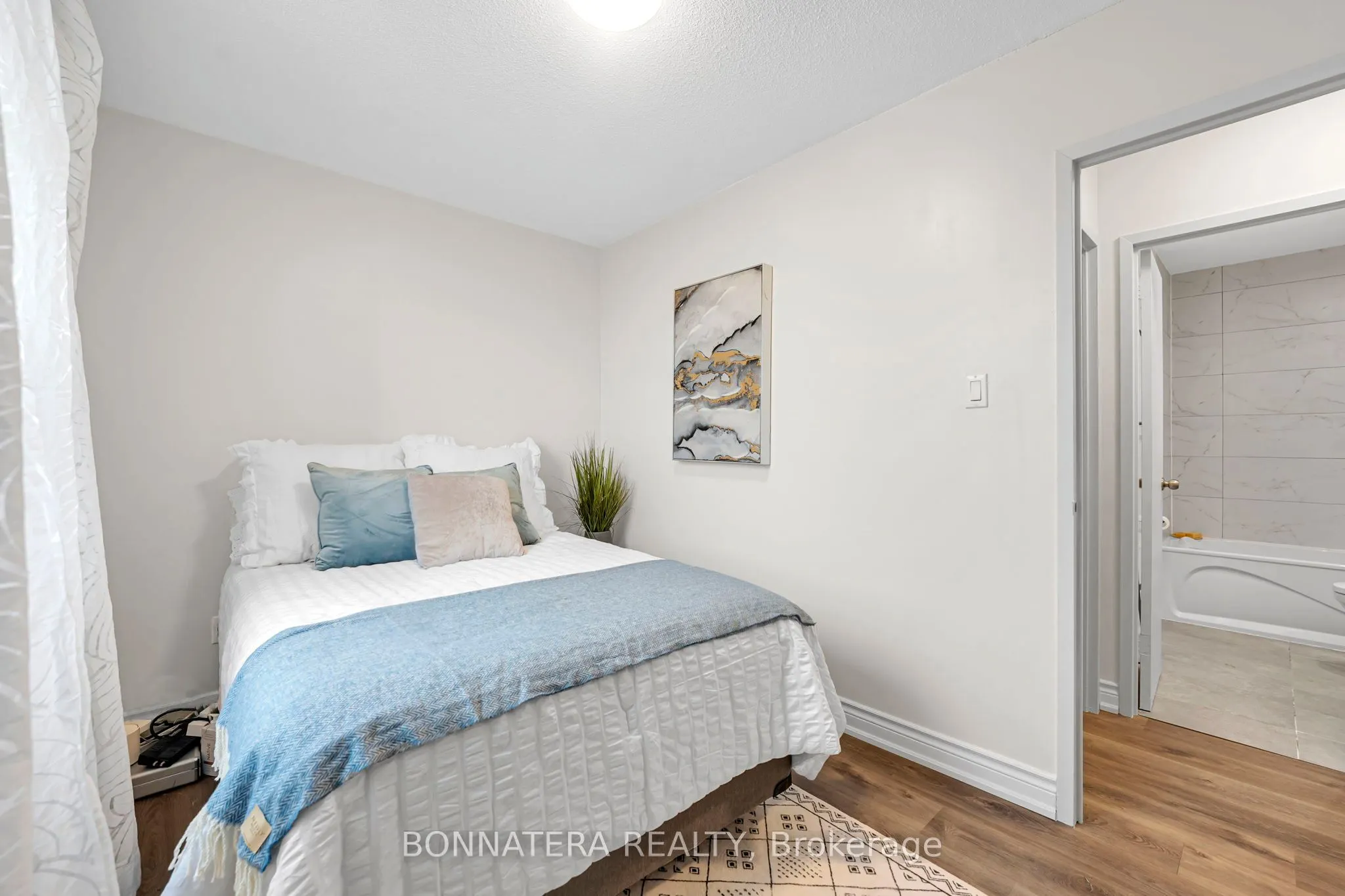 3065 Queen Frederica Drive #905