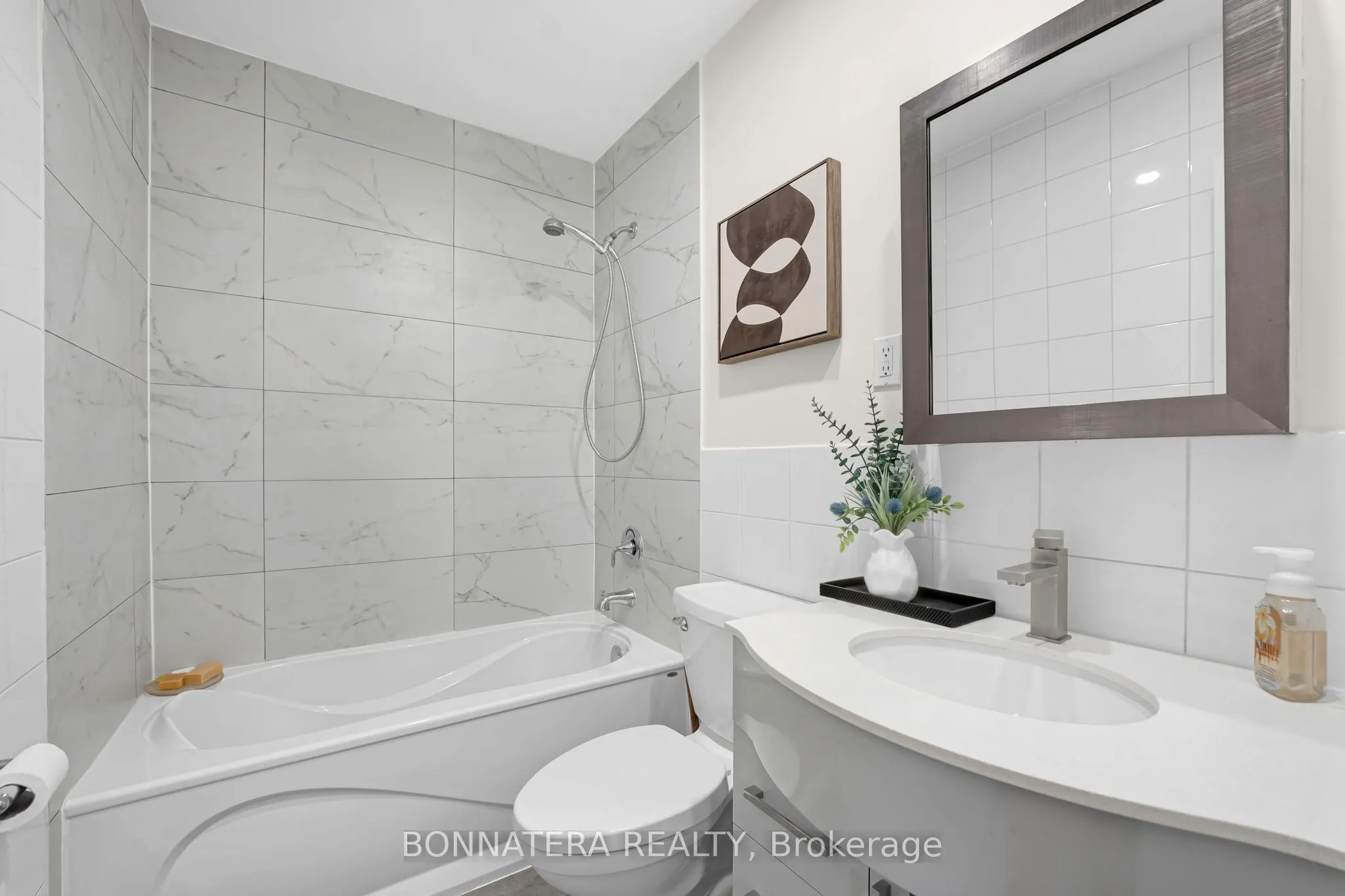 3065 Queen Frederica Drive #905