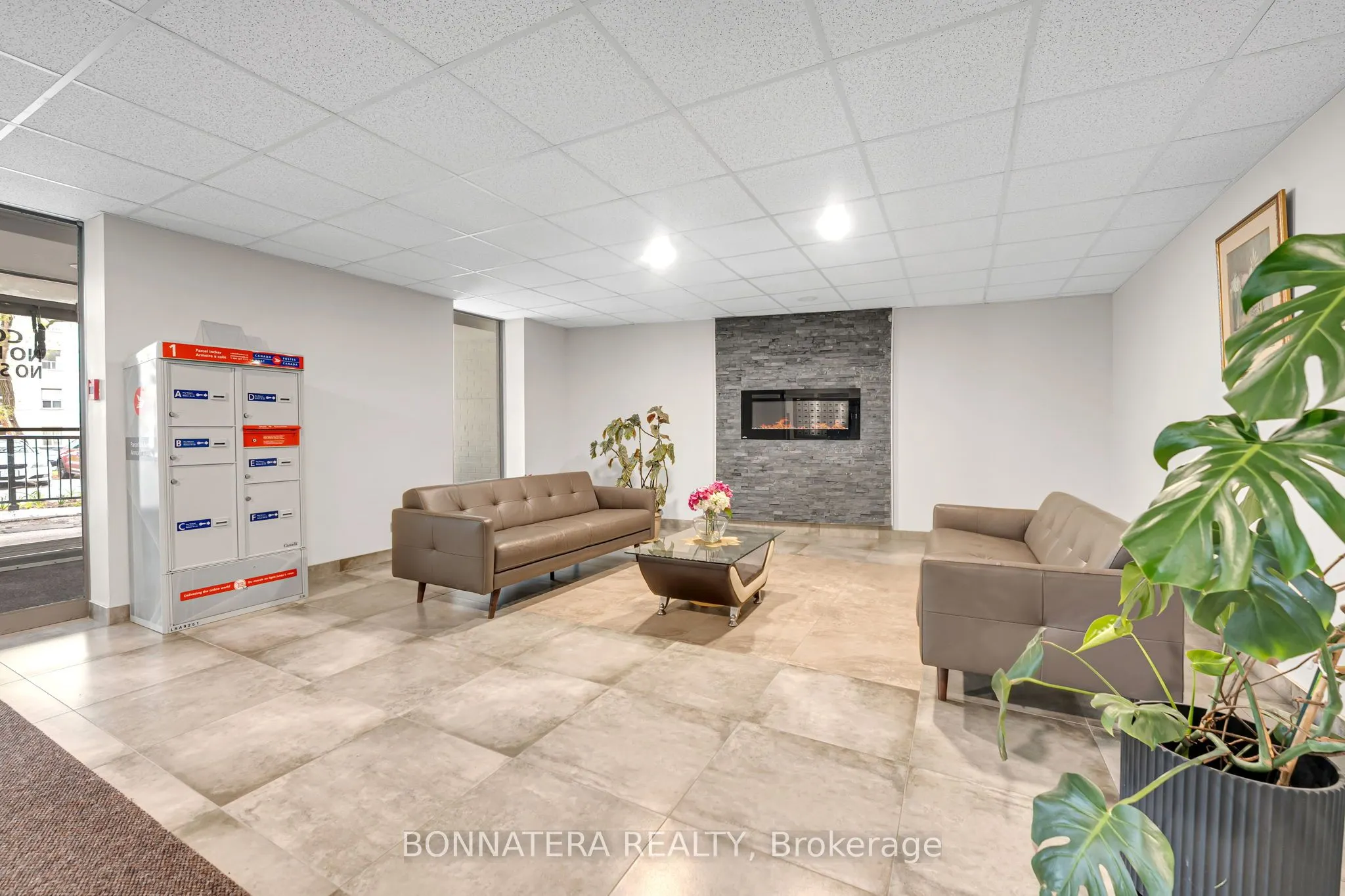 3065 Queen Frederica Drive #905
